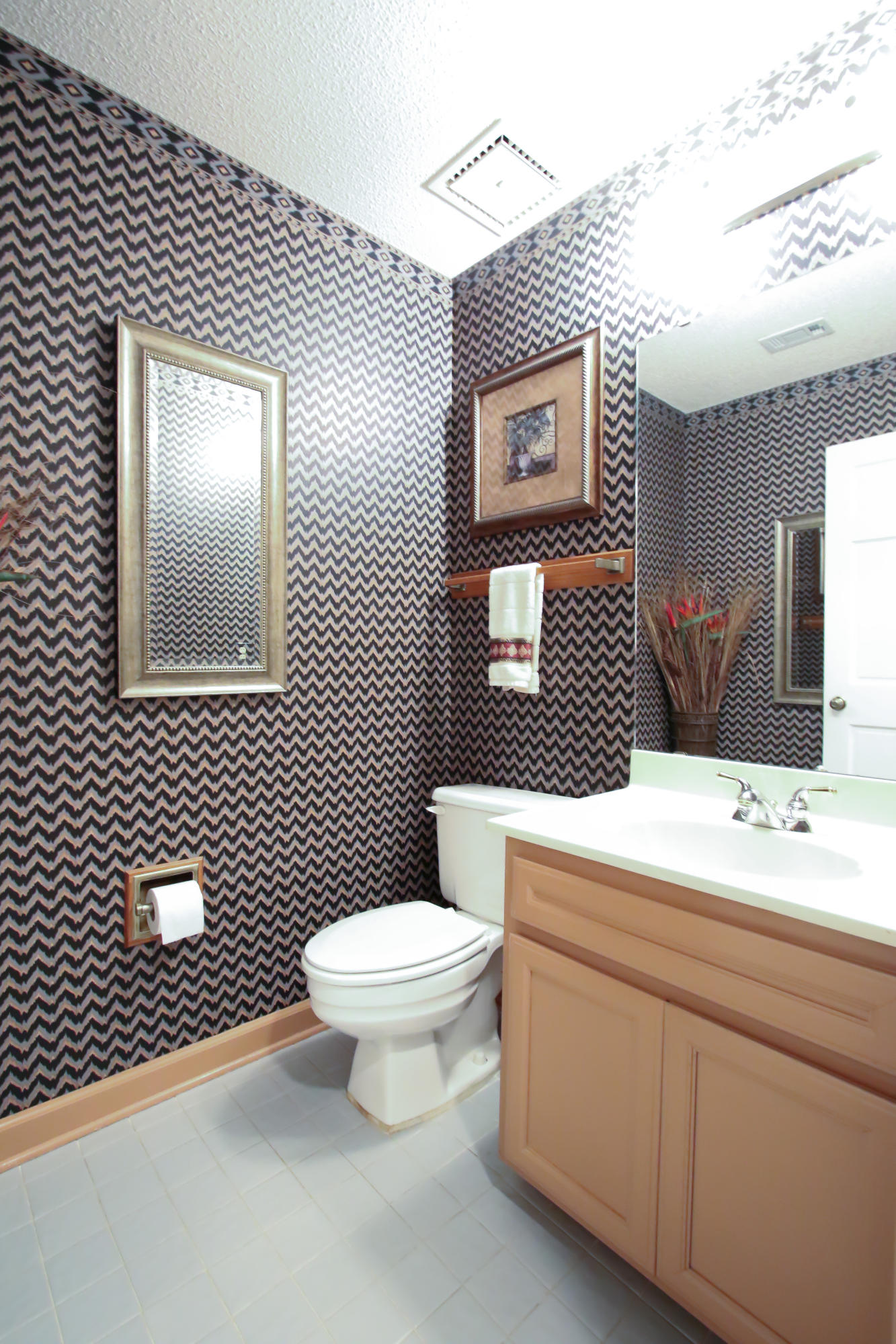 LAKE WAY VILLAS 1 - Residential