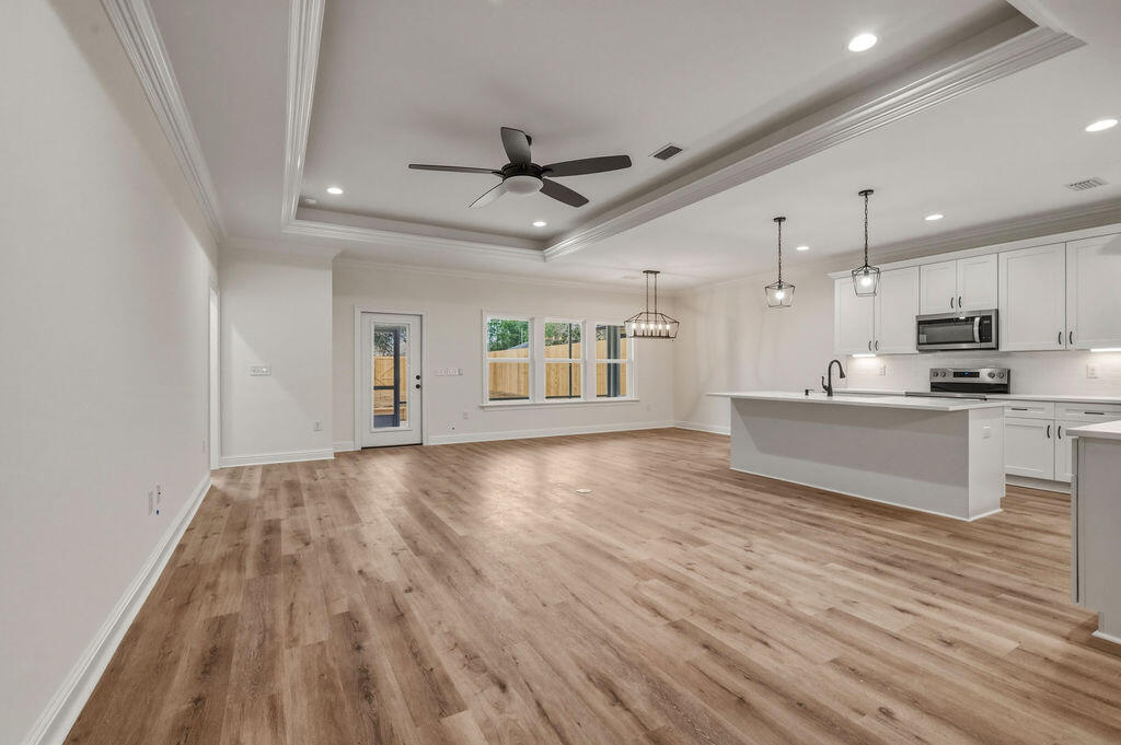 VILLA TASSO TOWN OF - Residential