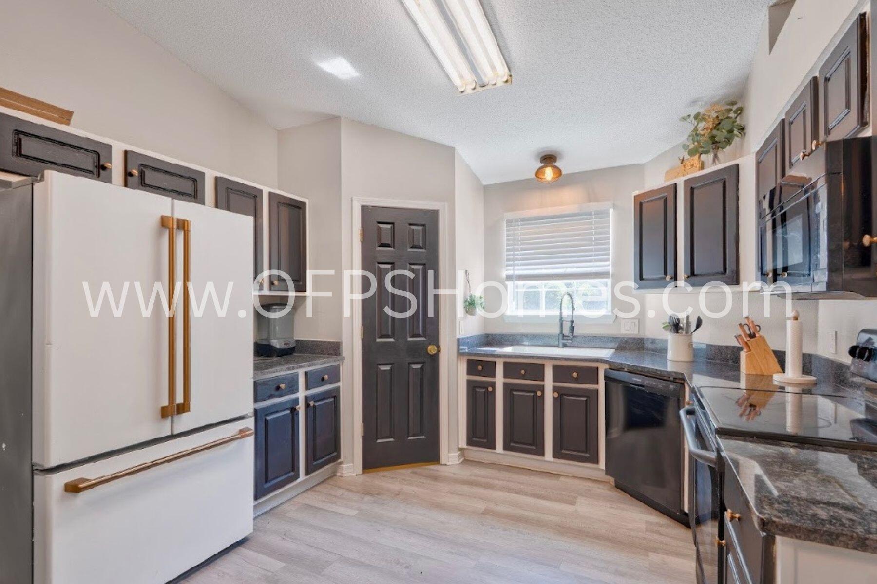 COUNTRYVIEW ESTATES 10TH ADDN - Residential Lease