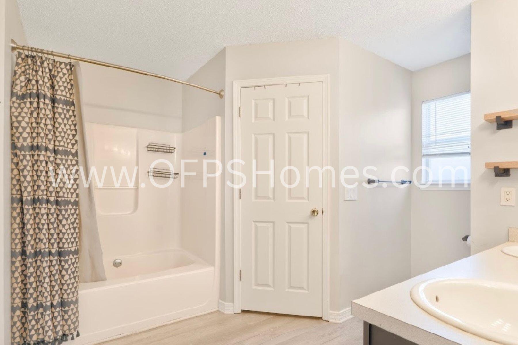 COUNTRYVIEW ESTATES 10TH ADDN - Residential Lease