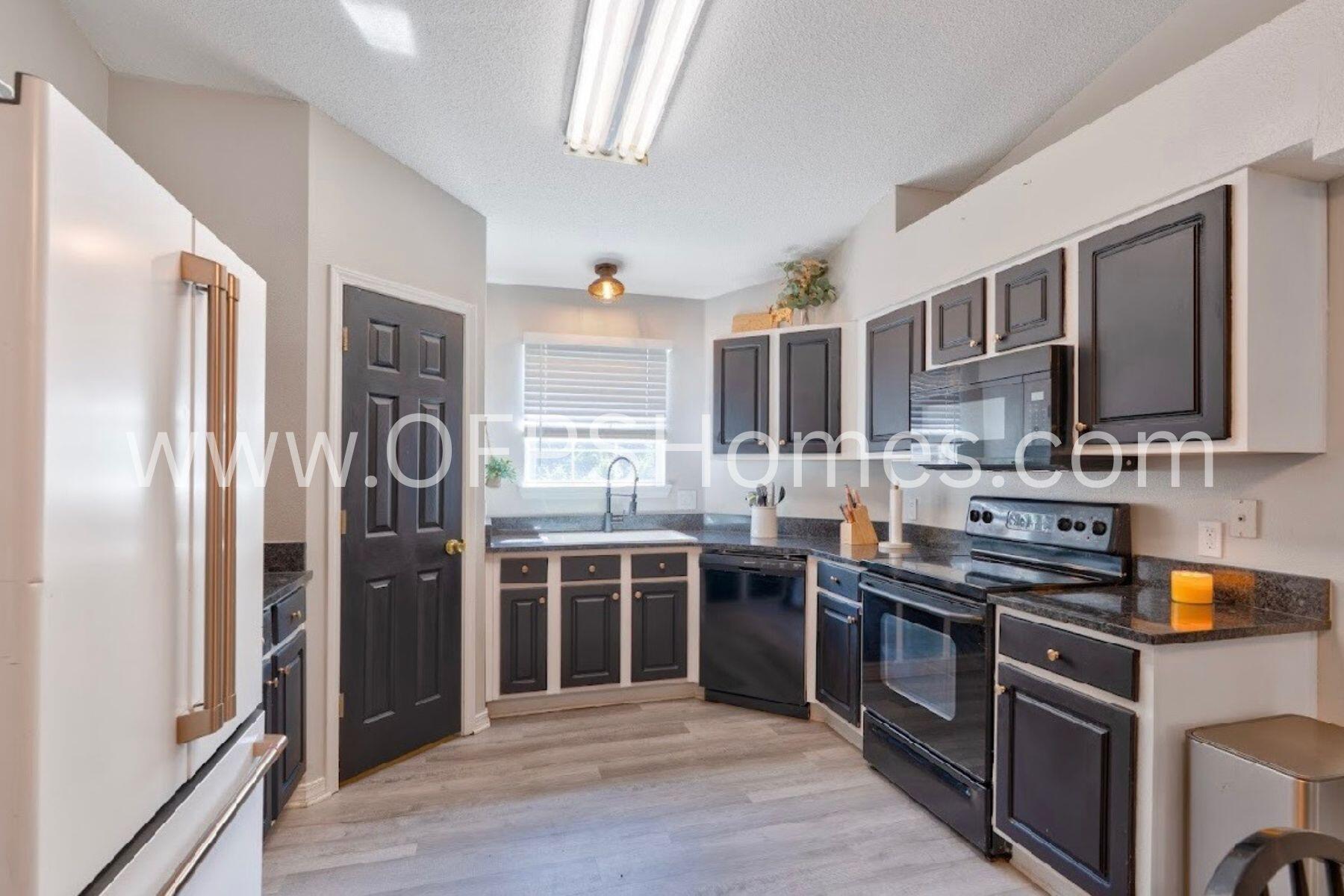 COUNTRYVIEW ESTATES 10TH ADDN - Residential Lease