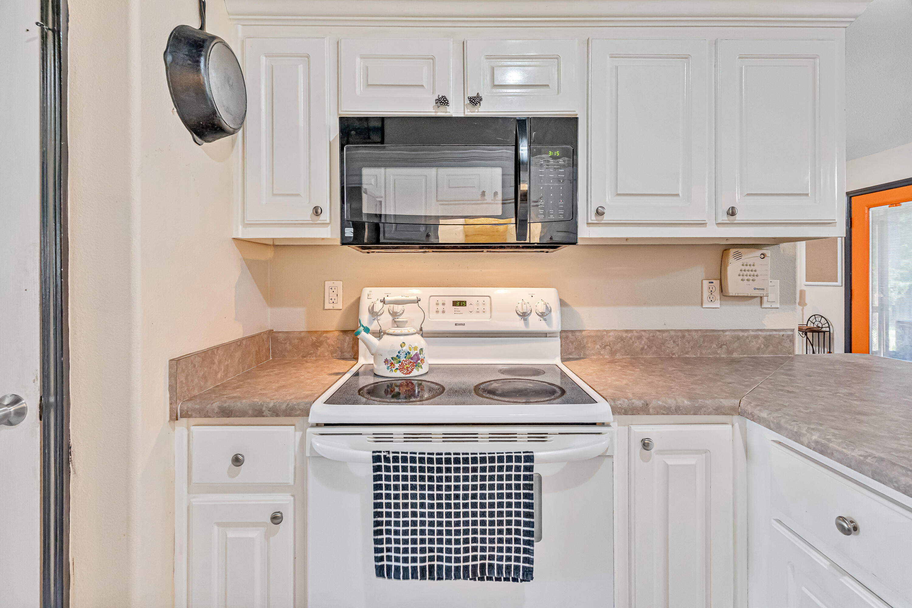 HOLLEY BY THE SEA - Residential
