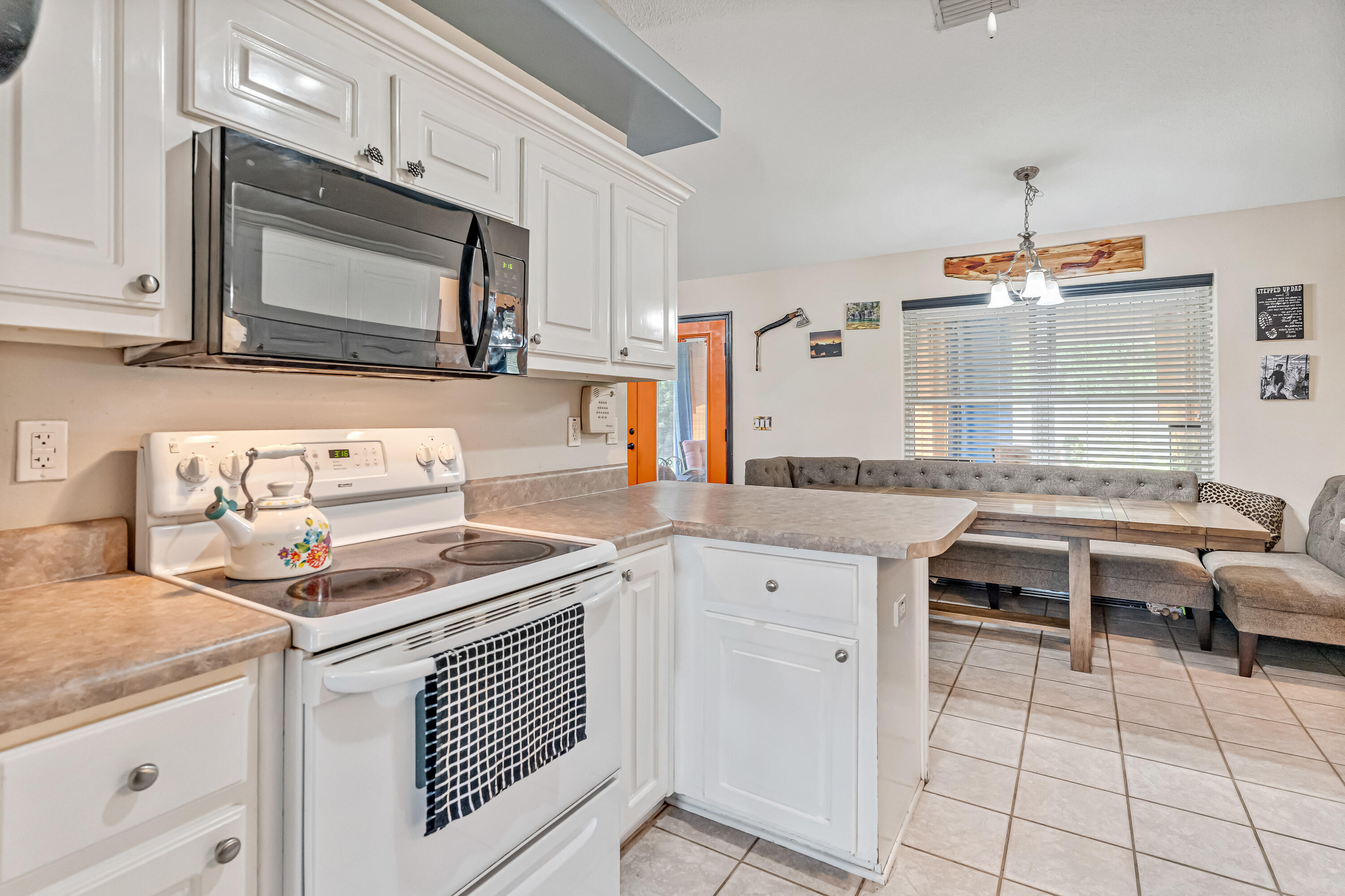 HOLLEY BY THE SEA - Residential