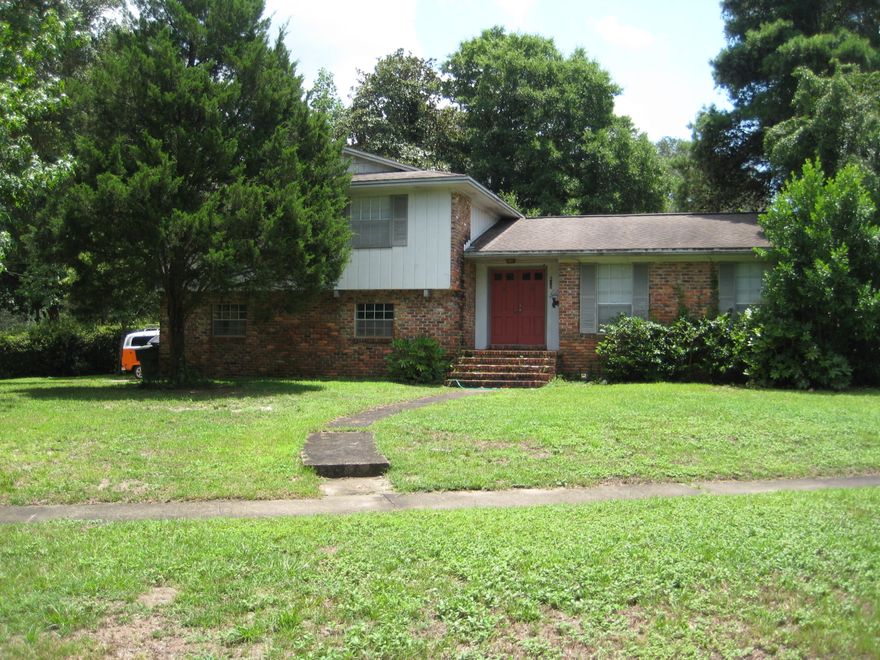 4 bedroom home on a corner lot in the desirable Kenwood subdivision! Enjoy quiet streets while still being close to everything in town! This won't last long at this price. Make an appointment today!