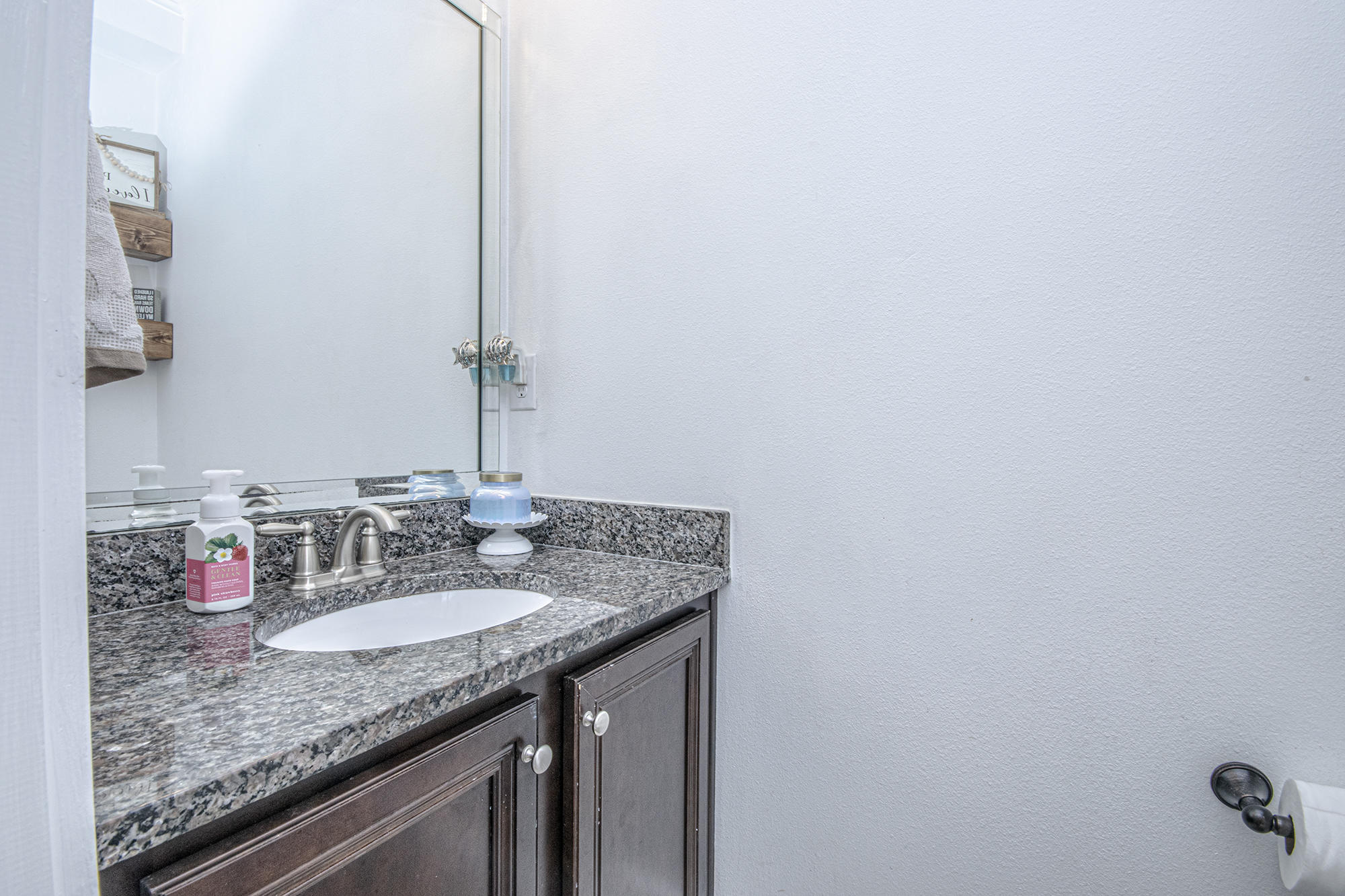 MAGNOLIA BAY CLUB COMMUNITY - Residential