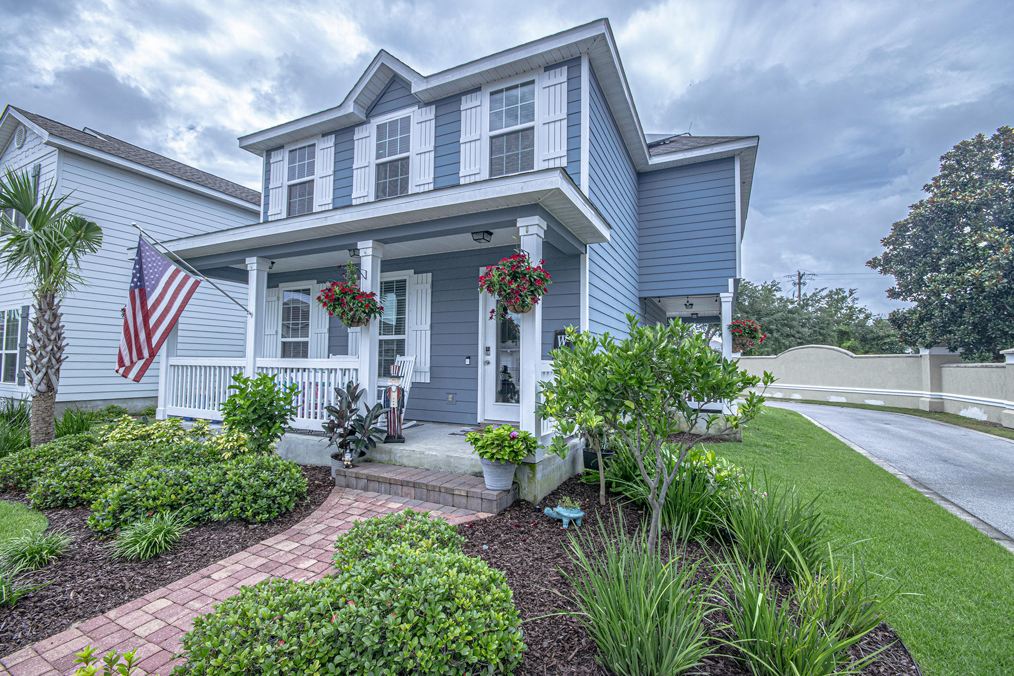 MAGNOLIA BAY CLUB COMMUNITY - Residential