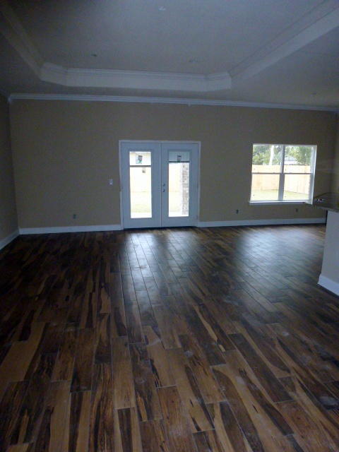 CRESCENT SHORES - Residential