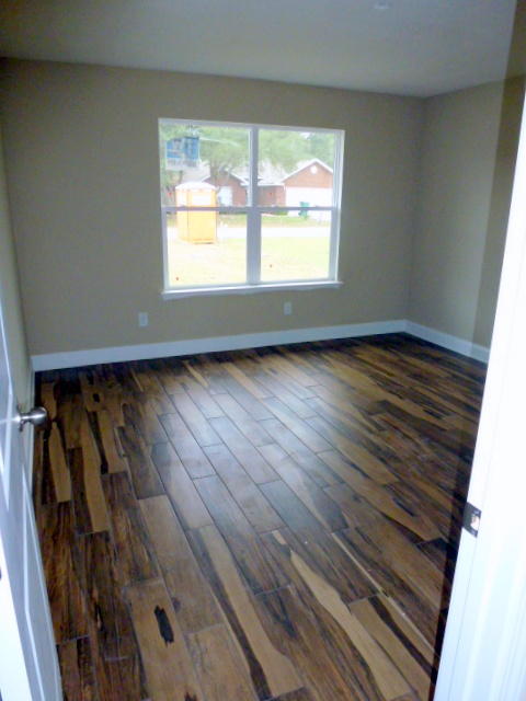 CRESCENT SHORES - Residential