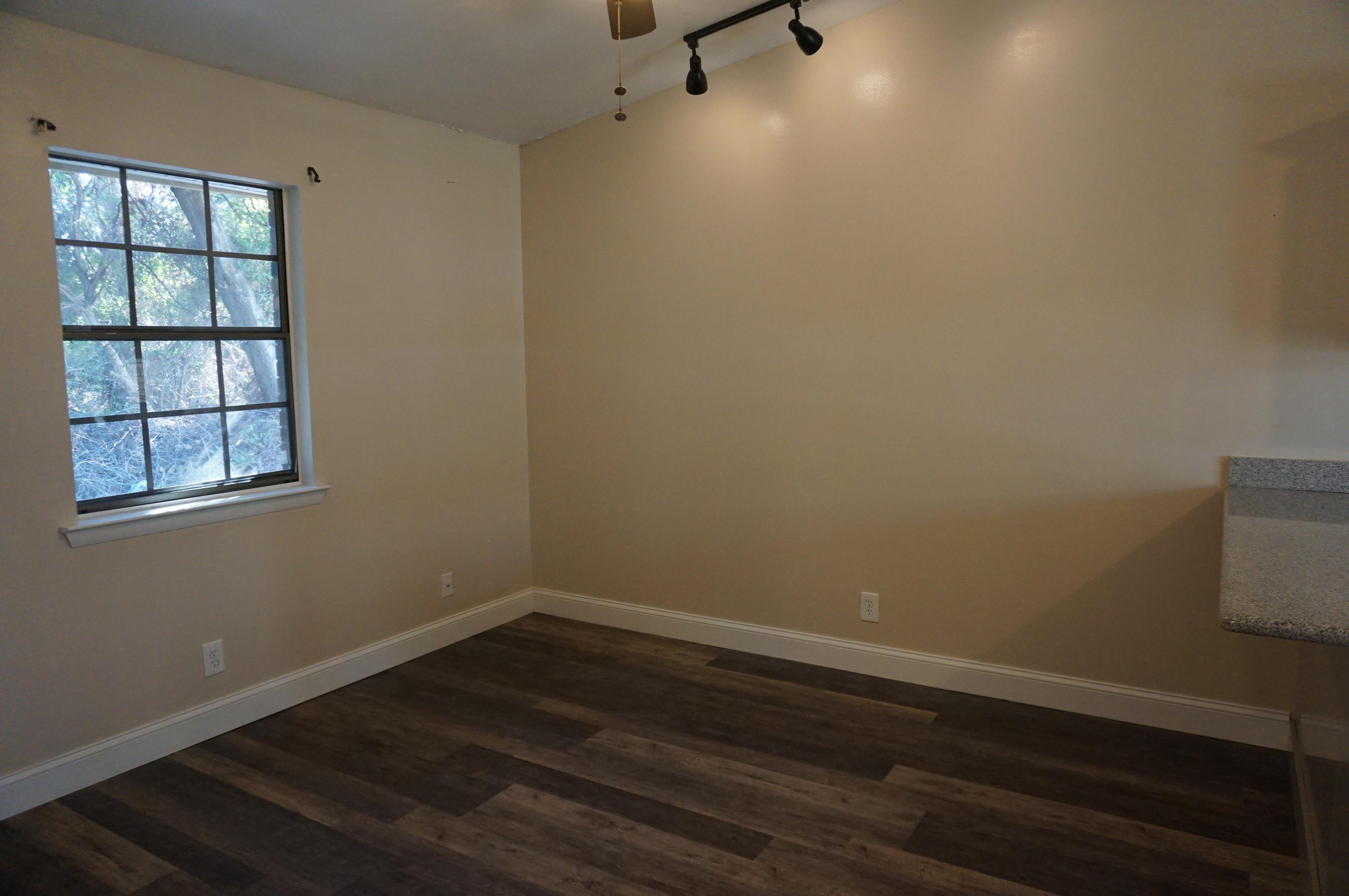 KELL-AIRE GARDENS - Residential Lease