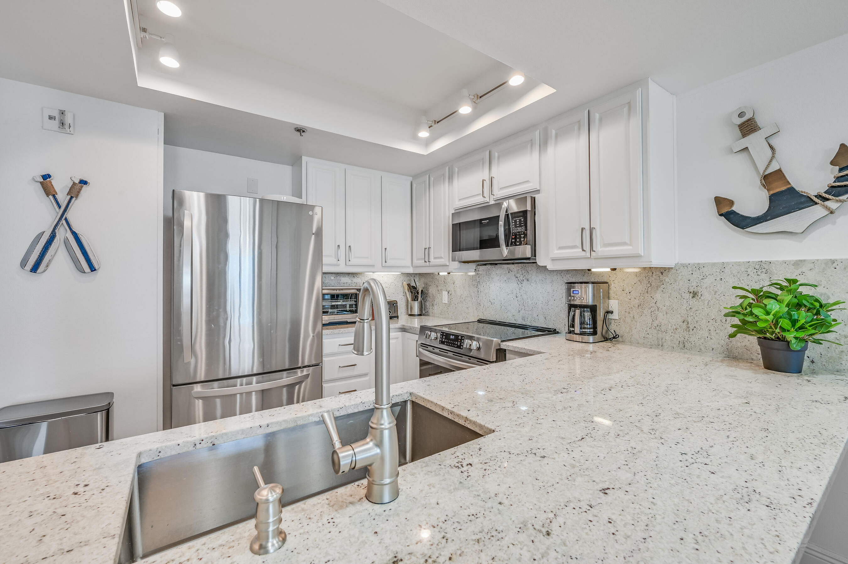 EAST PASS TOWERS CONDO PH 2 - Residential