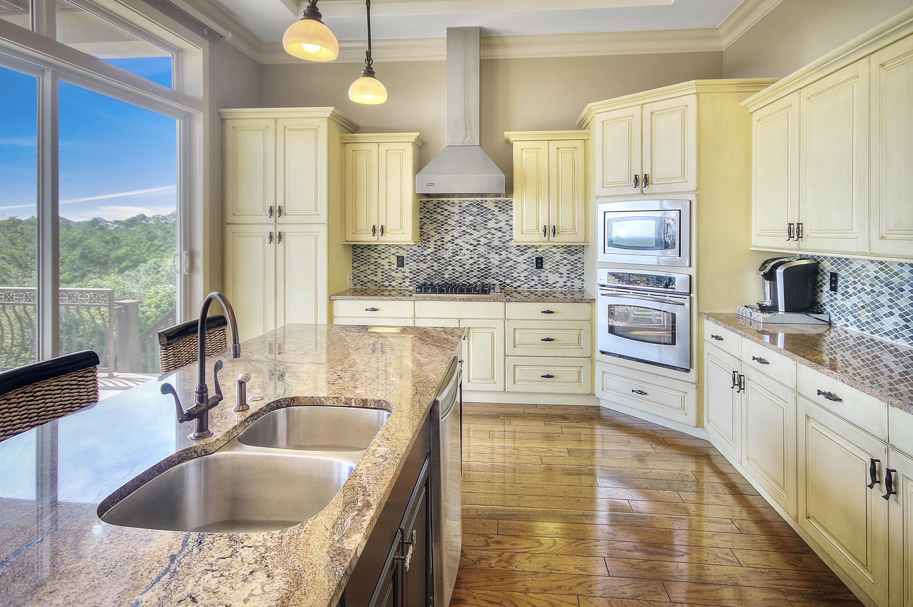 BEACH HIGHLAND - Residential