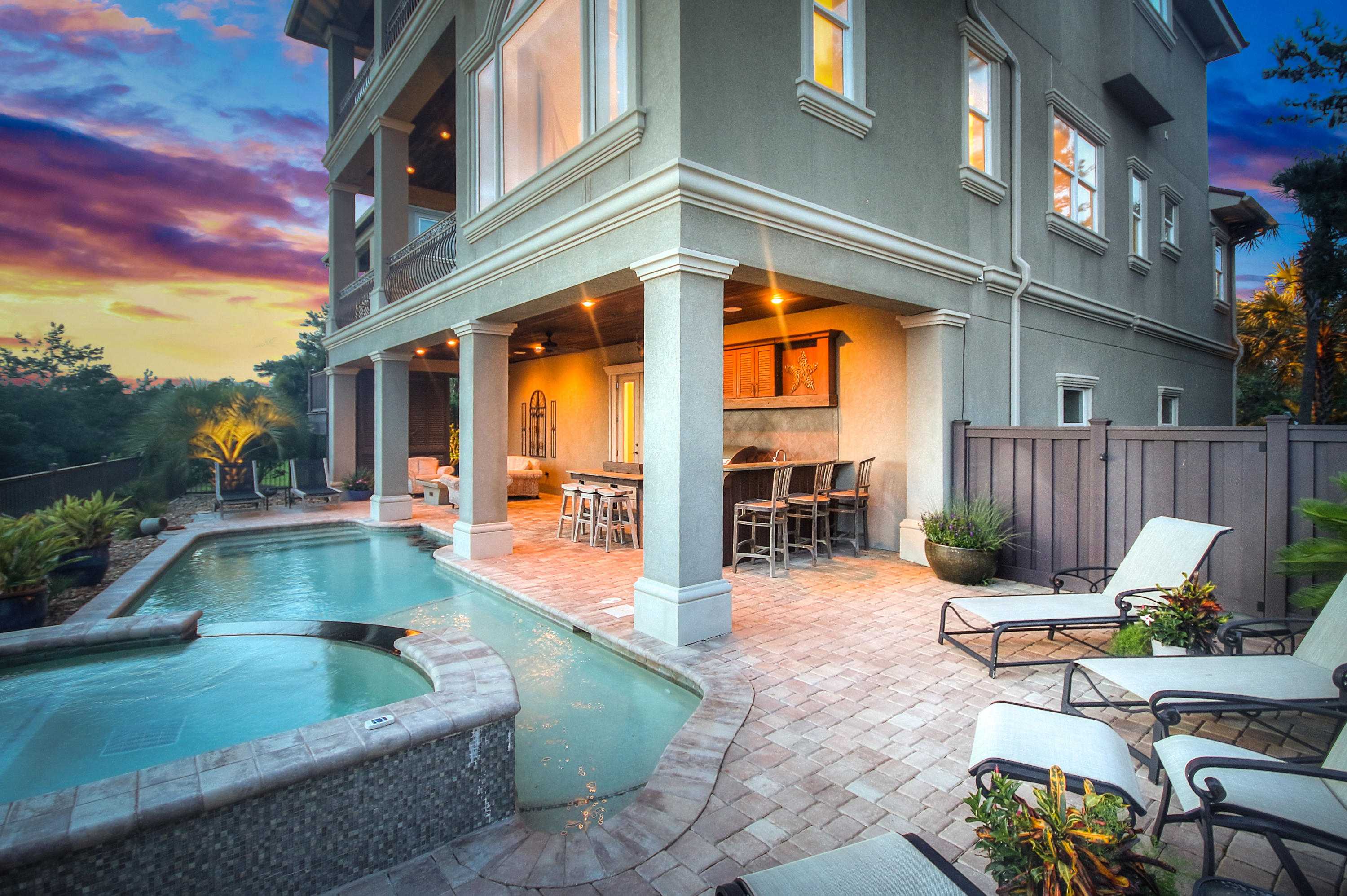 BEACH HIGHLAND - Residential