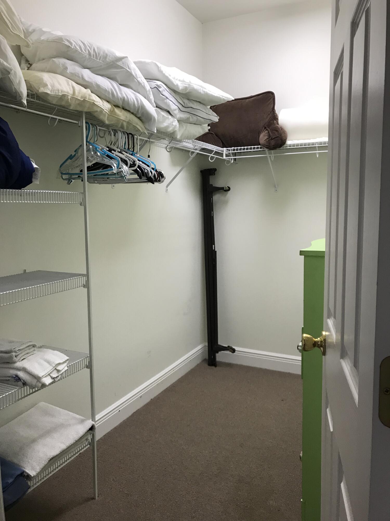 COLONY ESTATES - Residential Lease