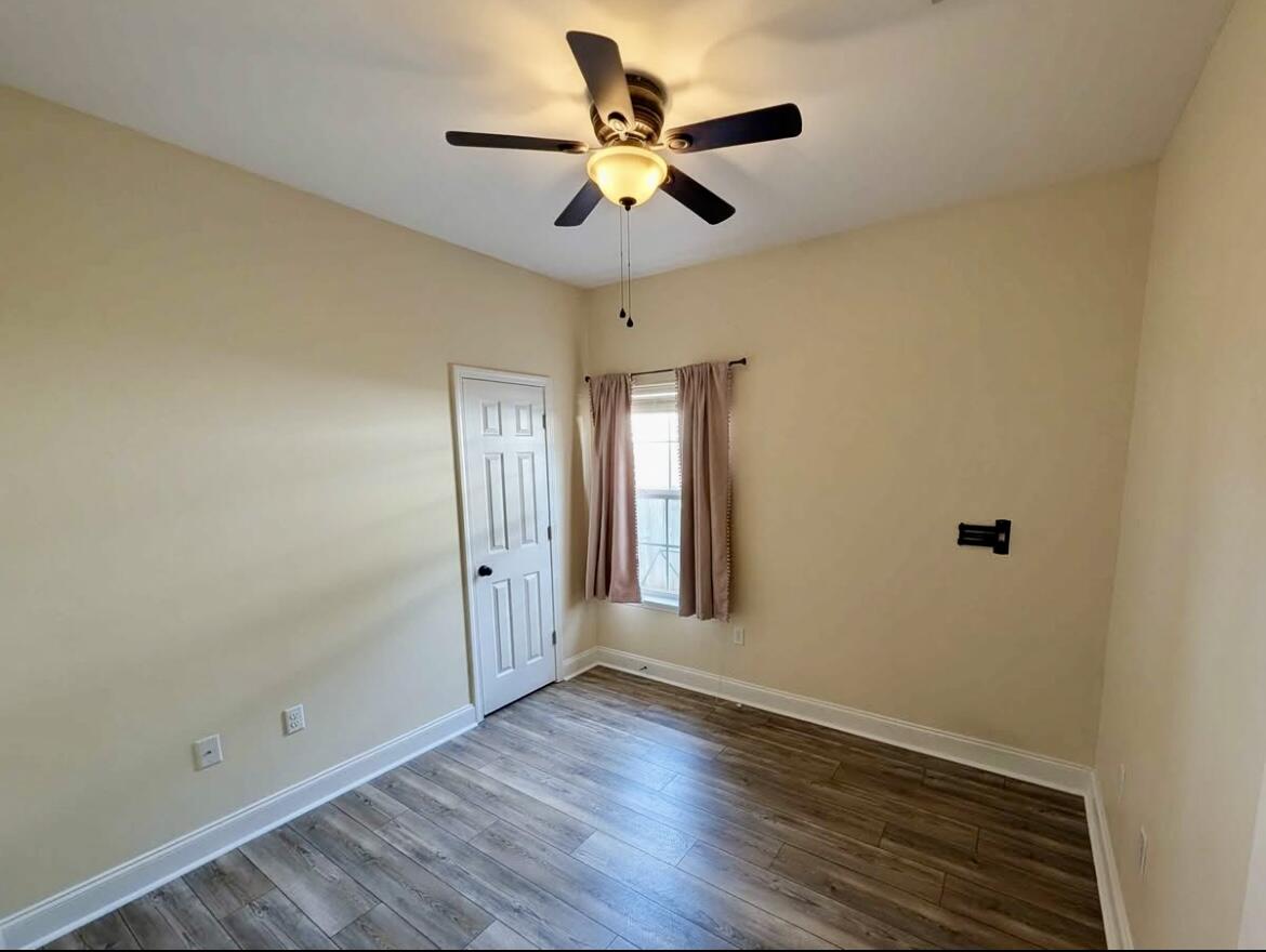 A A HOWELL S/D LOT 25 BLK 6 - Residential Lease