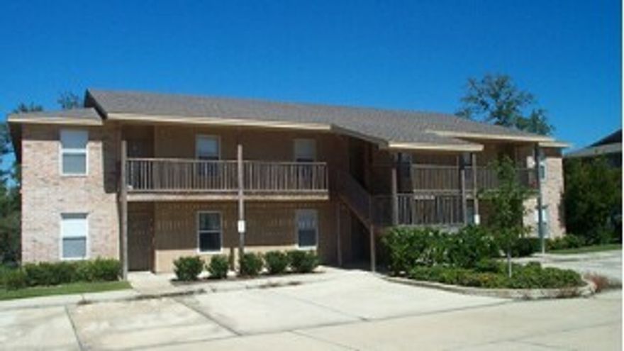 WELL MAINTAINED MIDDLE UNIT APT LOCATED ON 2ND FLOOR WITH COVERED BALCONY. OPEN FLOOR PLAN FOR KITCHEN, DINING AND LIVING AREAS; ENERGY EFFICIENT; LARGE UTILITY ROOM; CERAMIC TILE AND CARPET THROUGHOUT! CALL TODAY FOR AN APPOINTMENT TO VIEW! SORRY NO PETS. AVAILABLE SEPTEMBER 18TH!