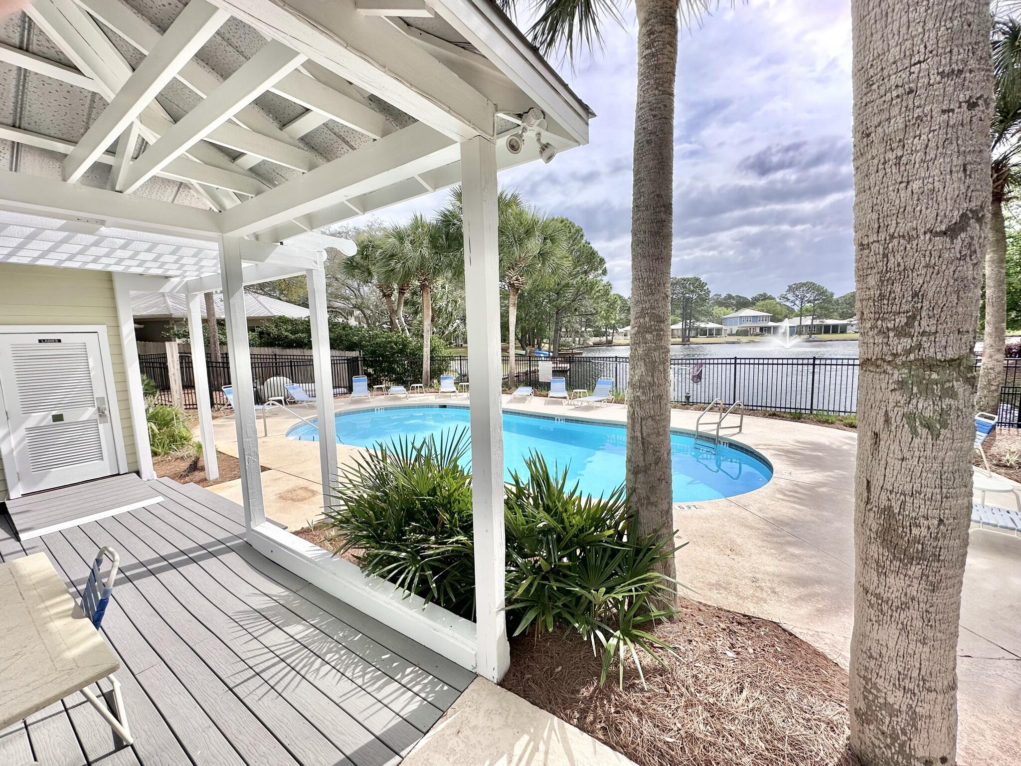CRYSTAL LAKE AT SANDESTIN - Residential