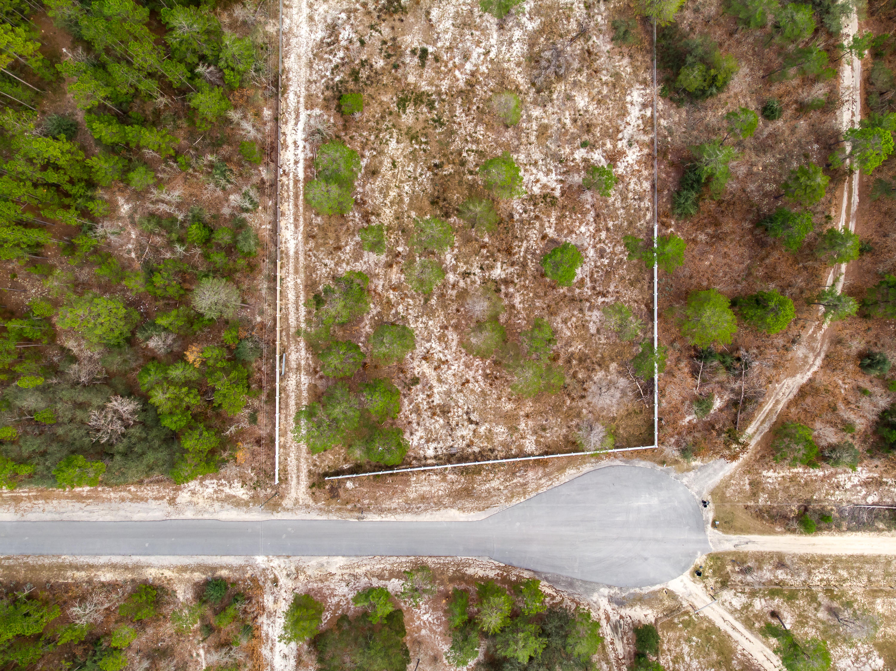 WHITE PINES UNREC - Land