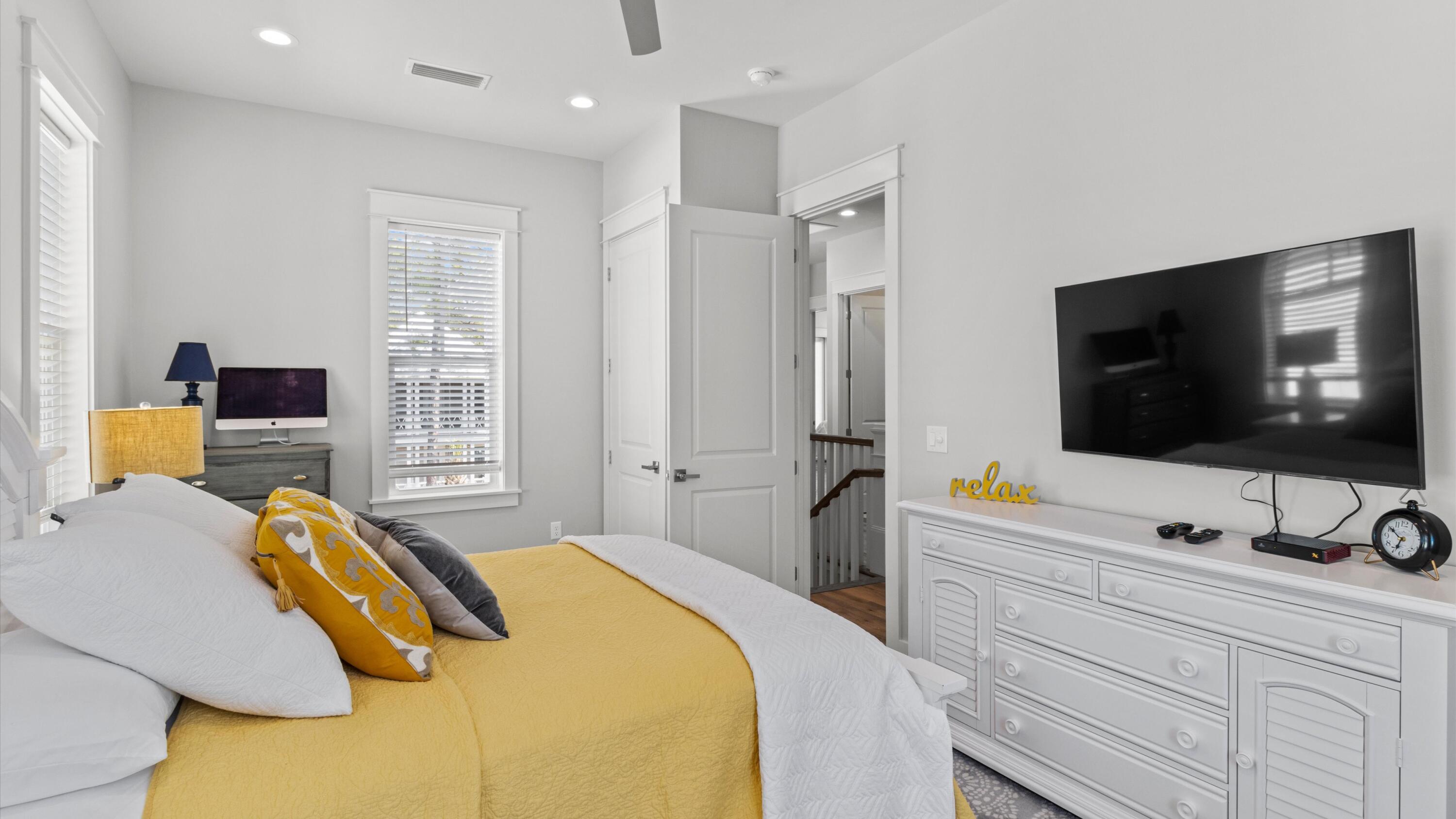 LAKESIDE AT BLUE MOUNTAIN BEACH - Residential Lease