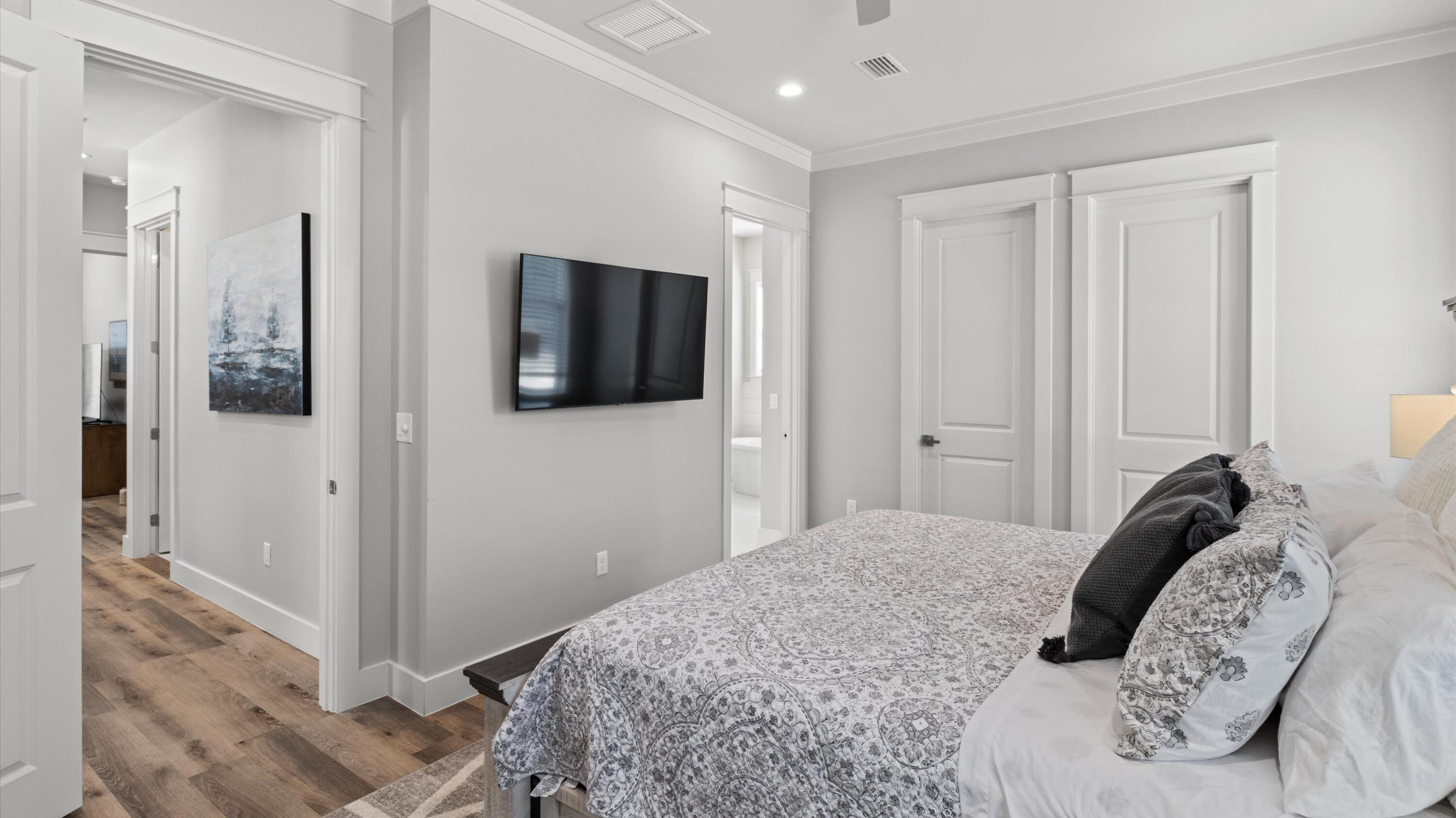 LAKESIDE AT BLUE MOUNTAIN BEACH - Residential Lease