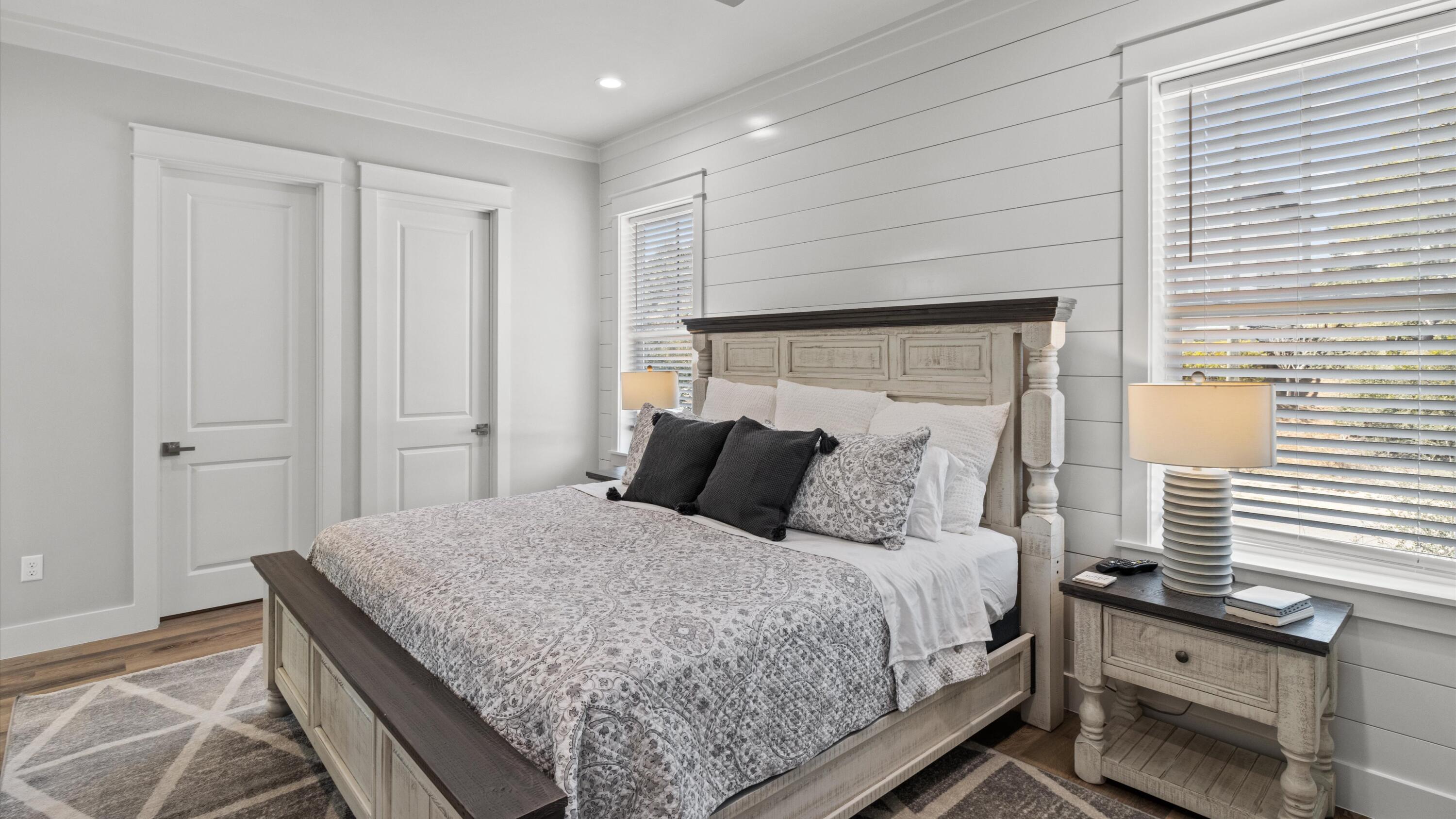 LAKESIDE AT BLUE MOUNTAIN BEACH - Residential Lease