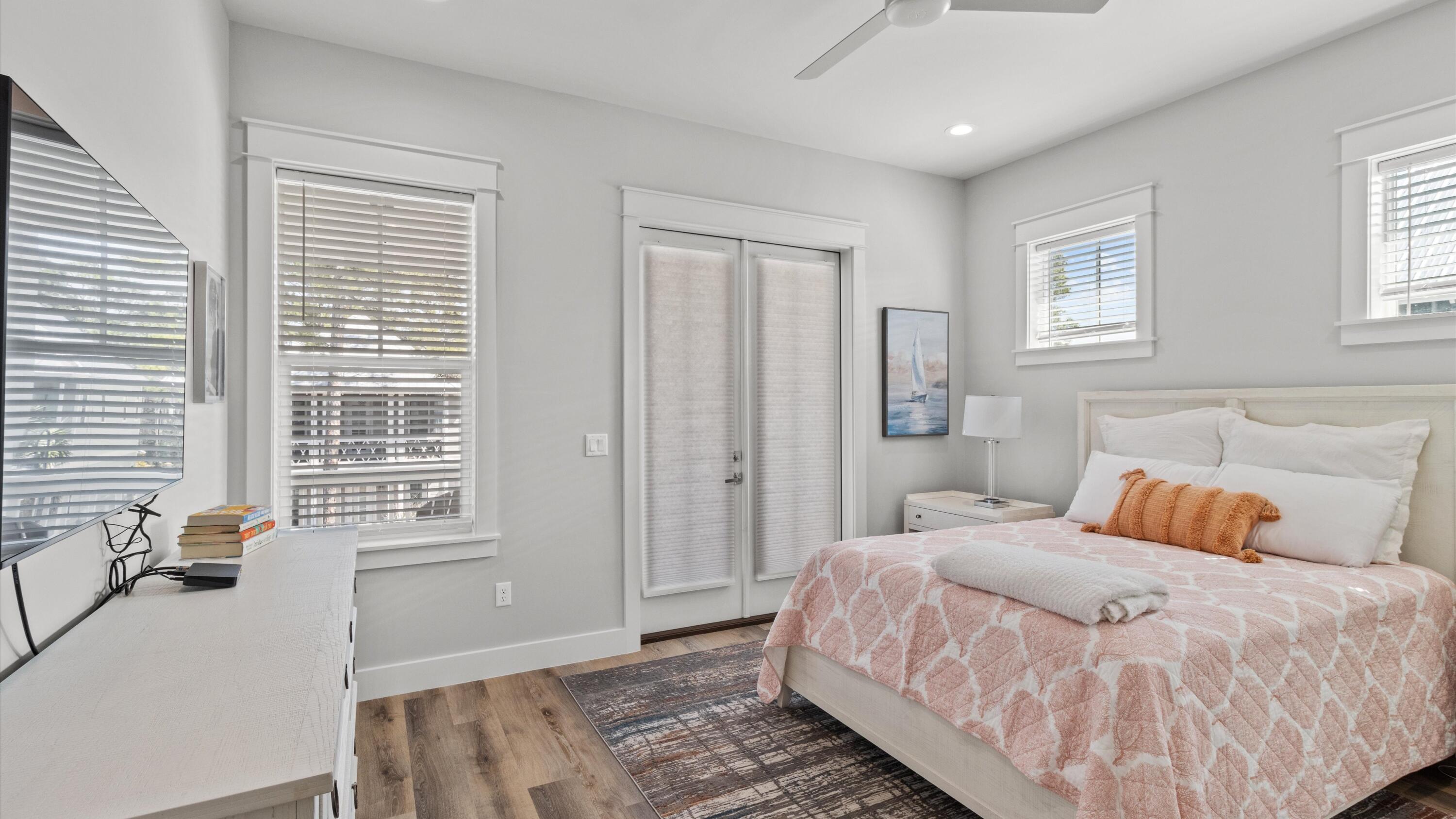 LAKESIDE AT BLUE MOUNTAIN BEACH - Residential Lease