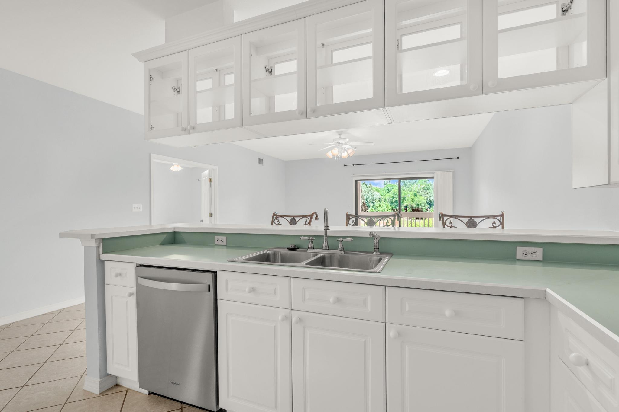 LAKESIDE CONDO AT BLUEWATER BAY - Residential Lease