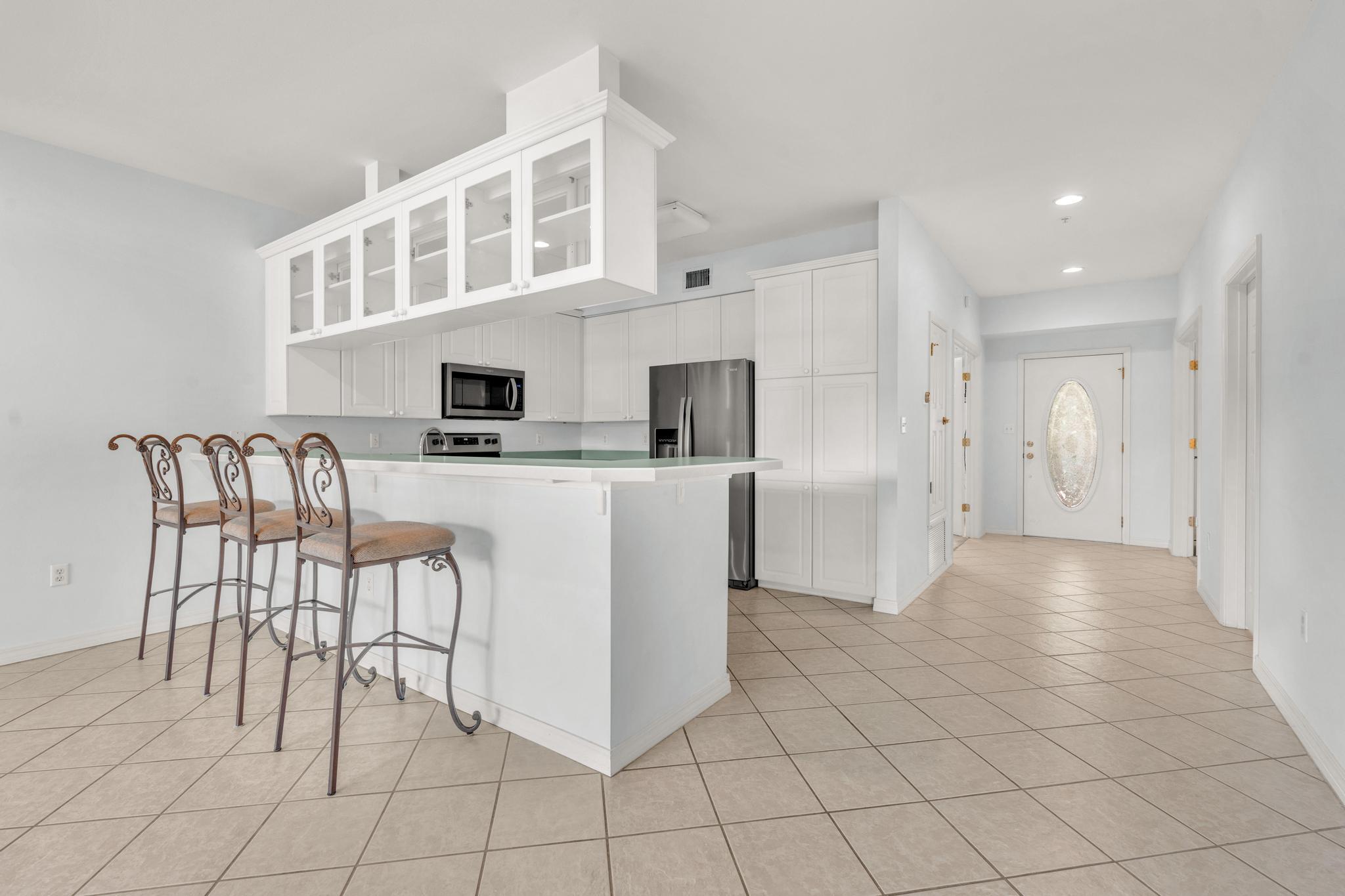 LAKESIDE CONDO AT BLUEWATER BAY - Residential Lease