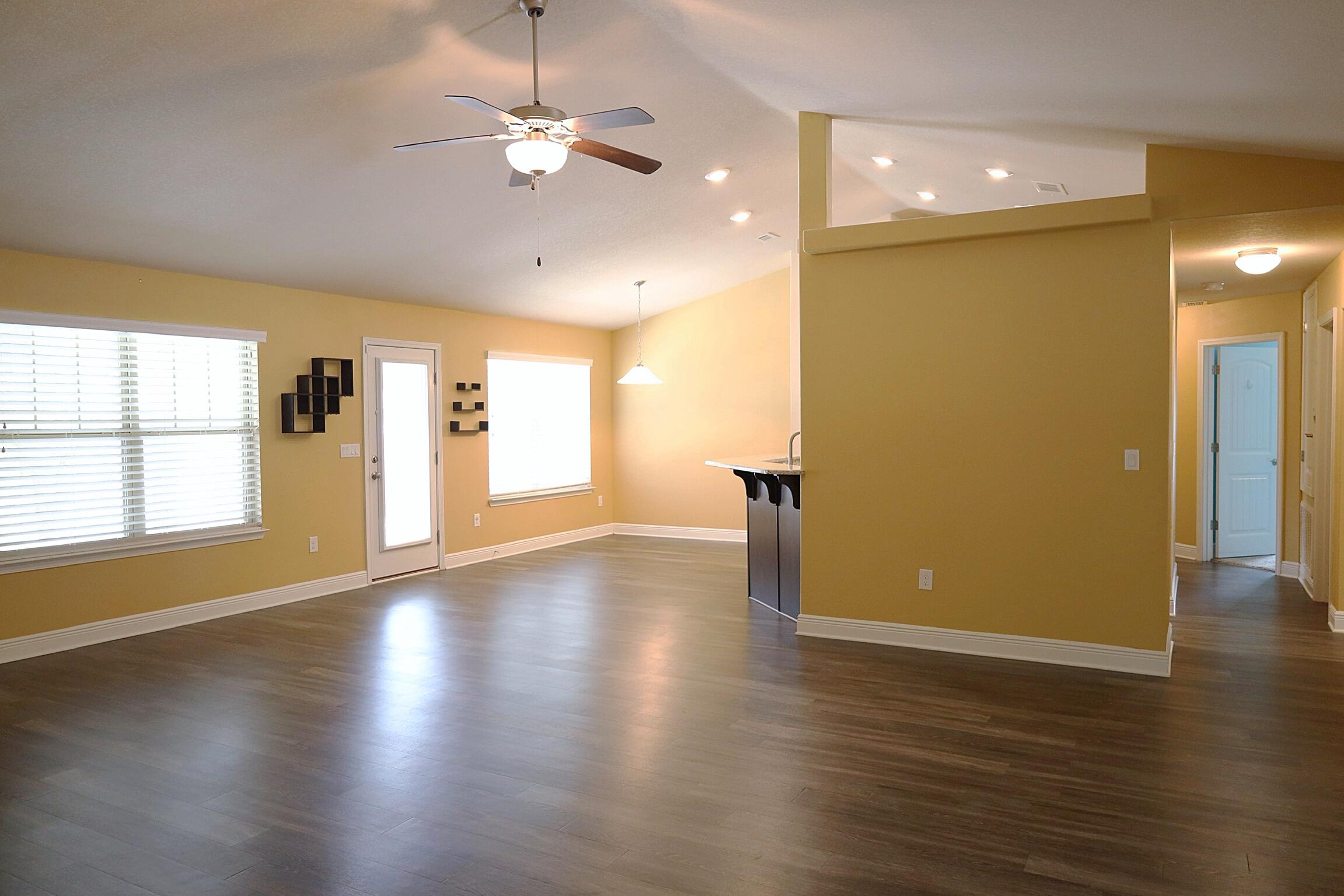 HOLLEY SHORES - Residential