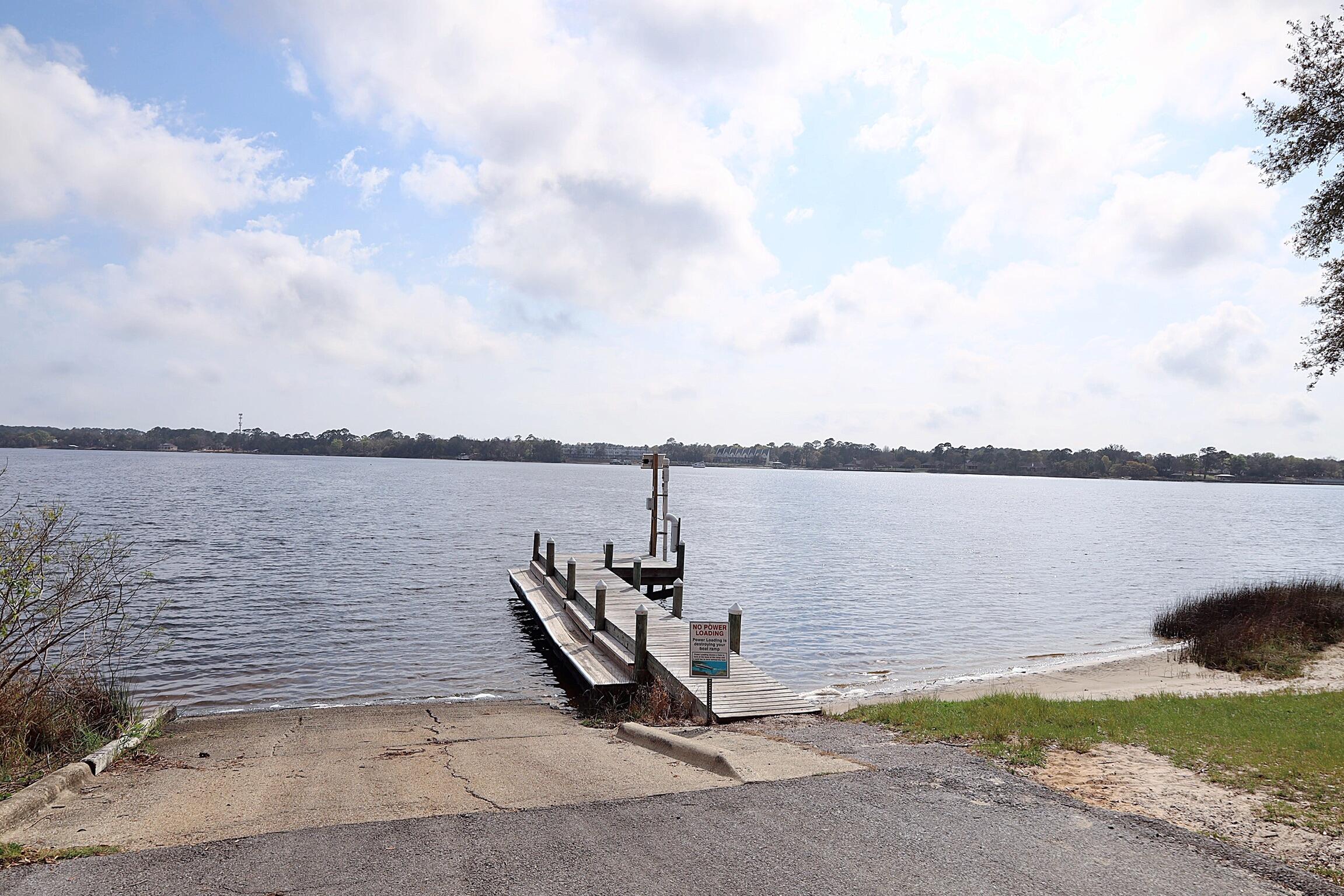 HOLLEY SHORES - Residential
