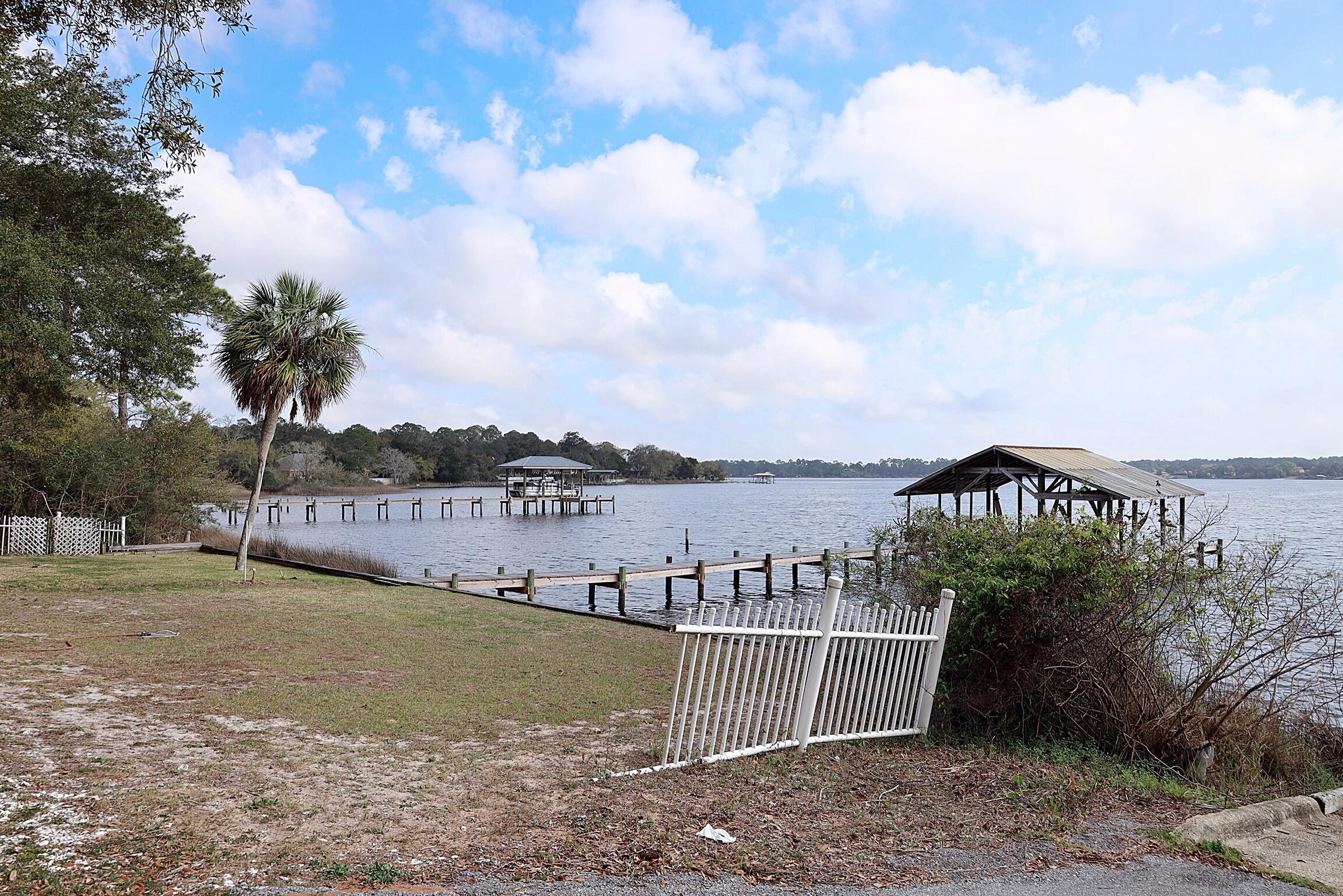 HOLLEY SHORES - Residential