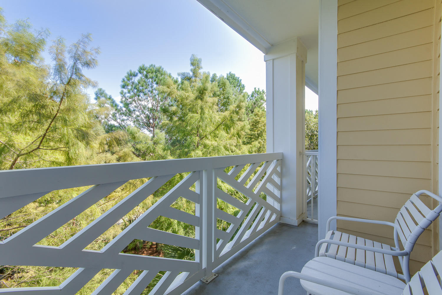 PILOT HOUSE - Residential Lease