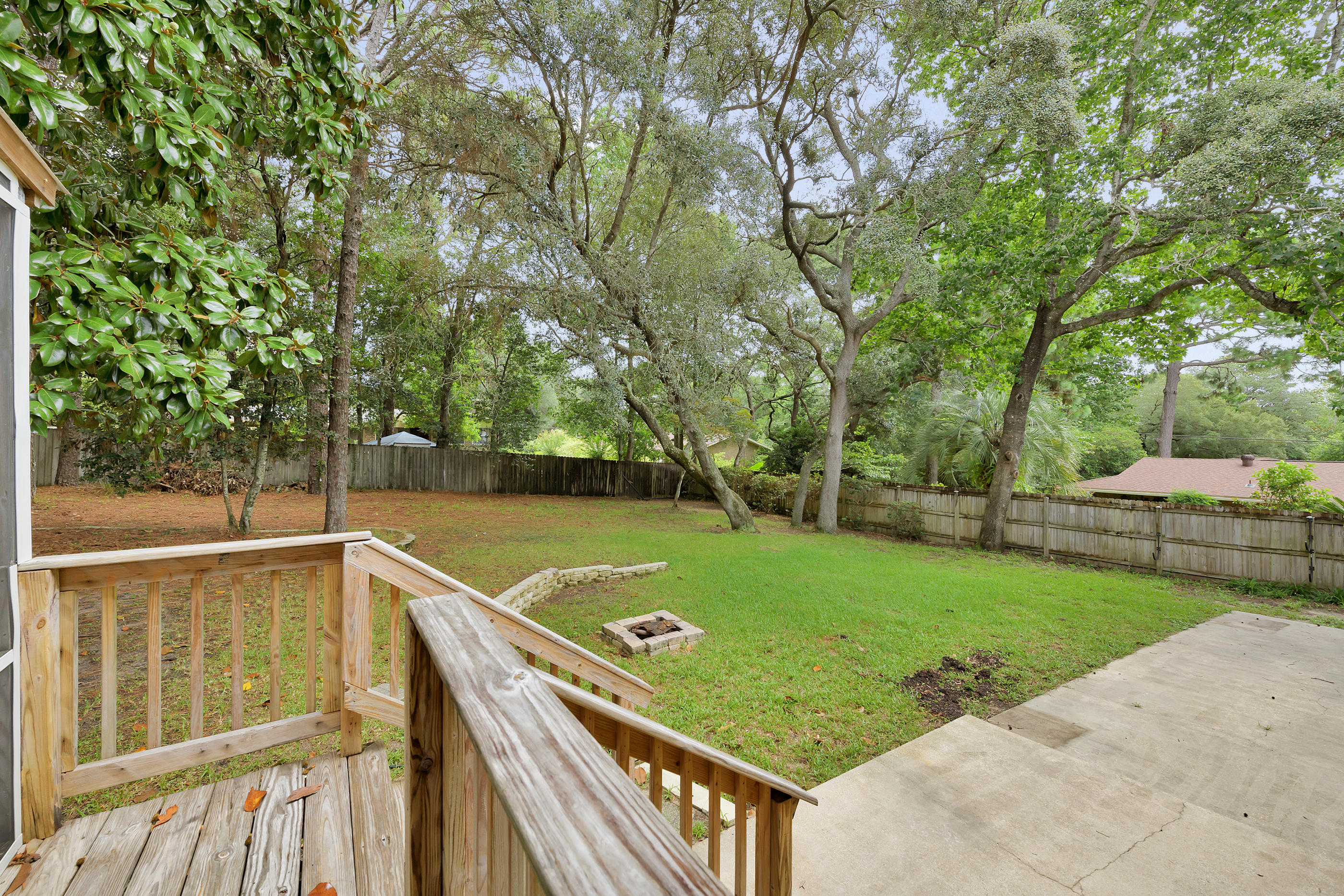 BAYOU POQUITO - Residential