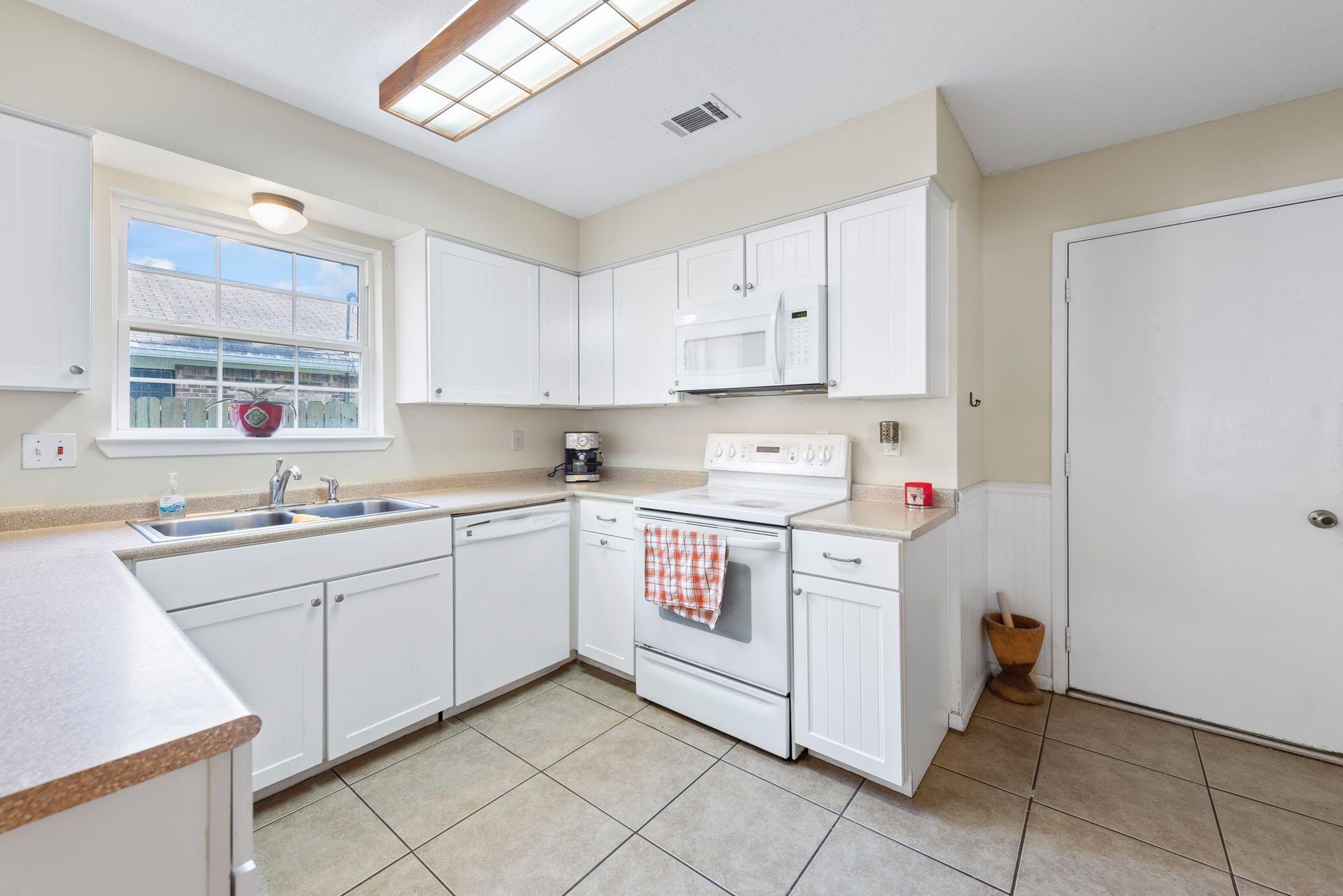 REGENCY PARK - Residential