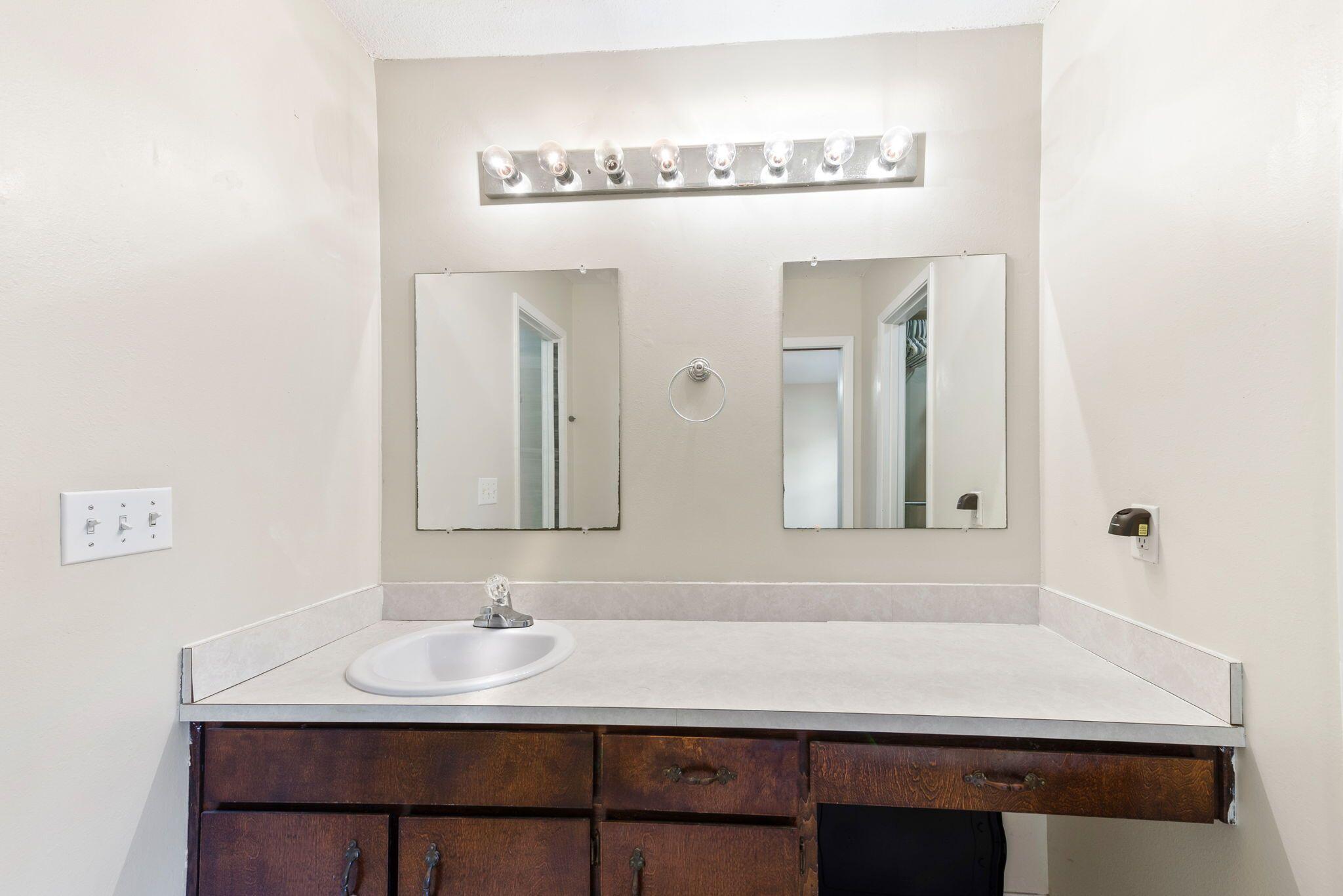 REGENCY PARK - Residential