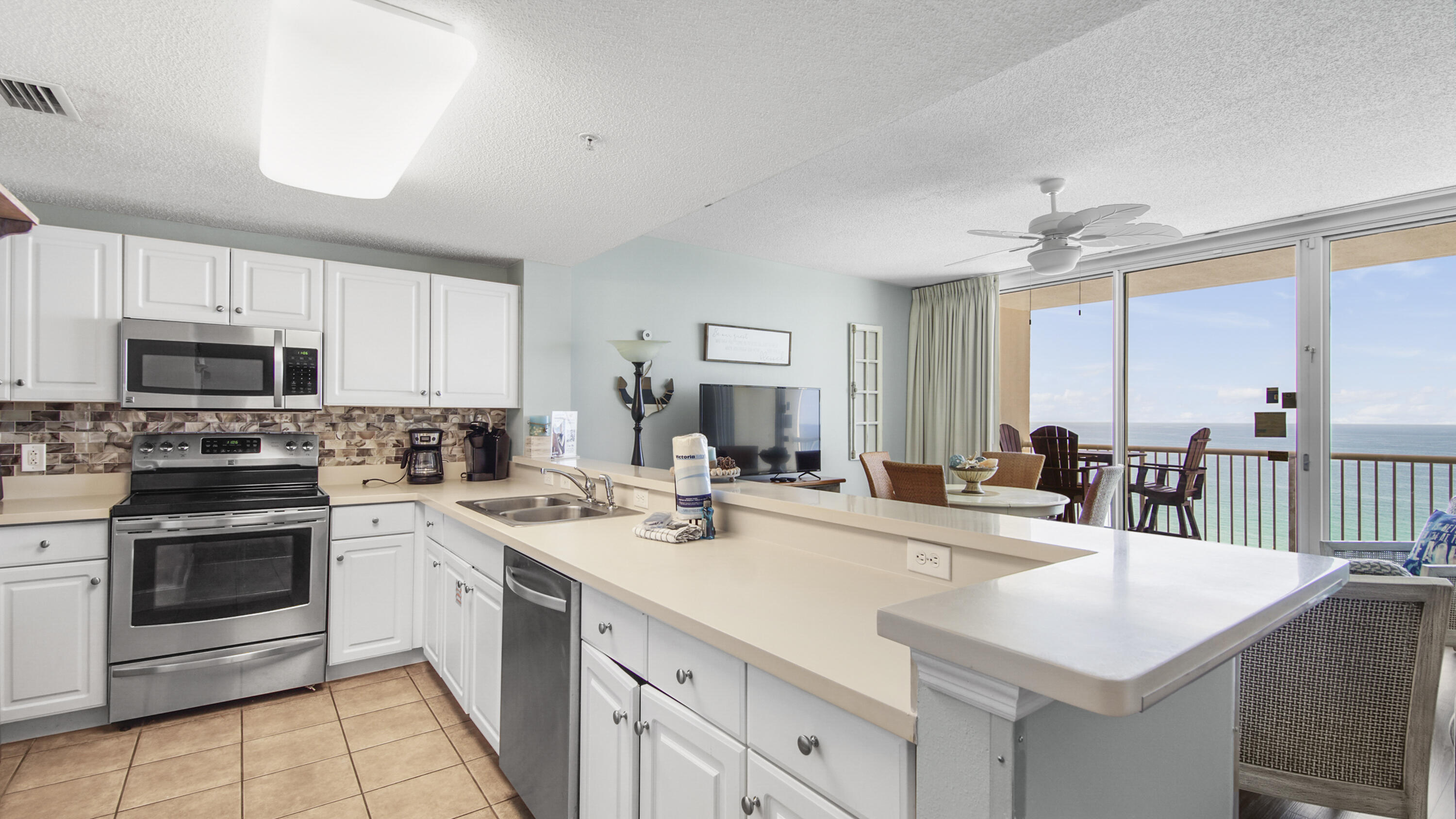 MAJESTIC BEACH TOWERS I - Residential