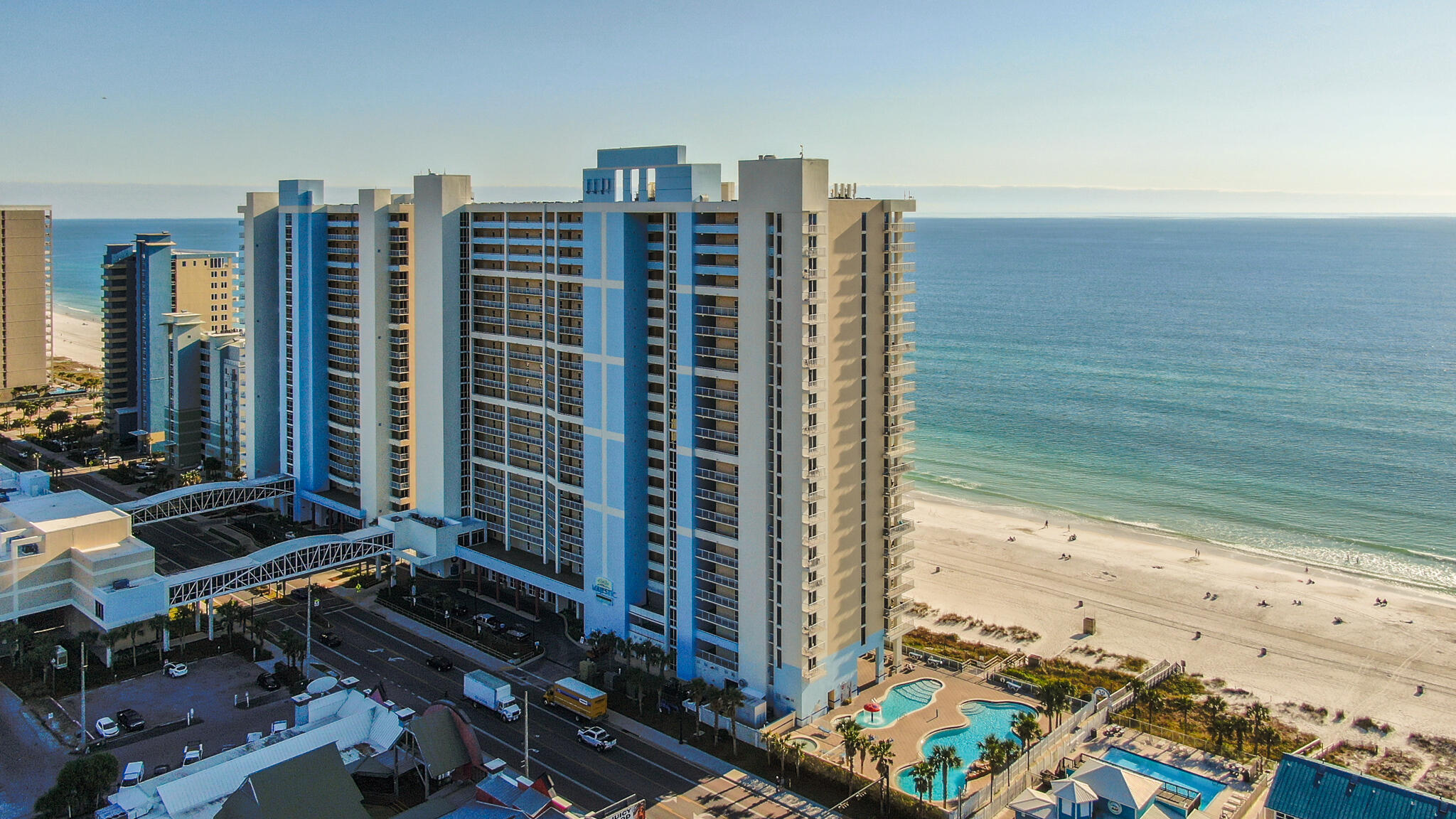 MAJESTIC BEACH TOWERS I - Residential