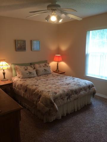 BISCAYNE POINTE - Residential