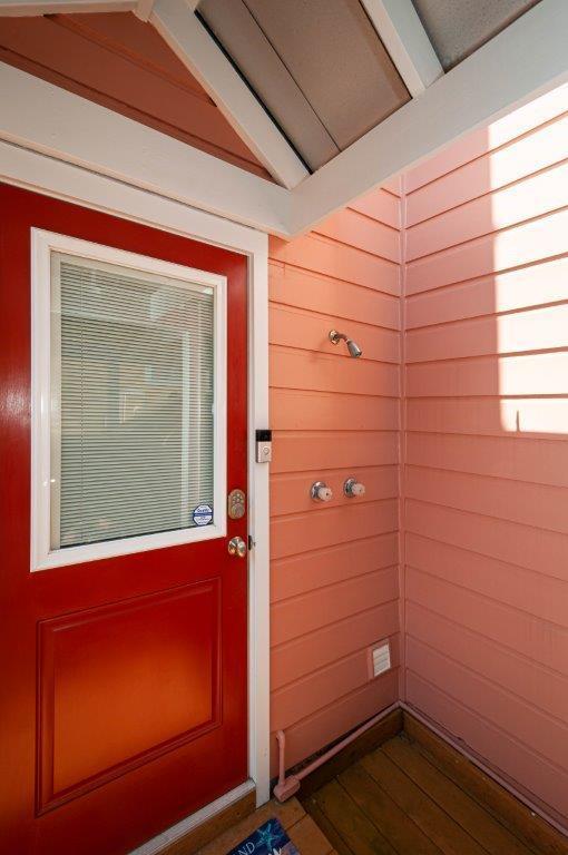 SUNRISE BEACH - Residential