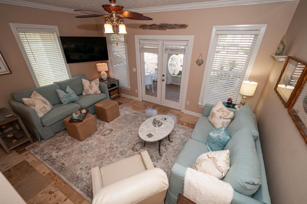 SUNRISE BEACH - Residential