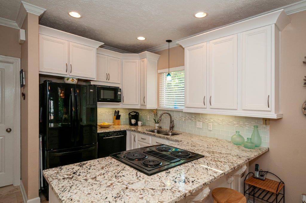 SUNRISE BEACH - Residential