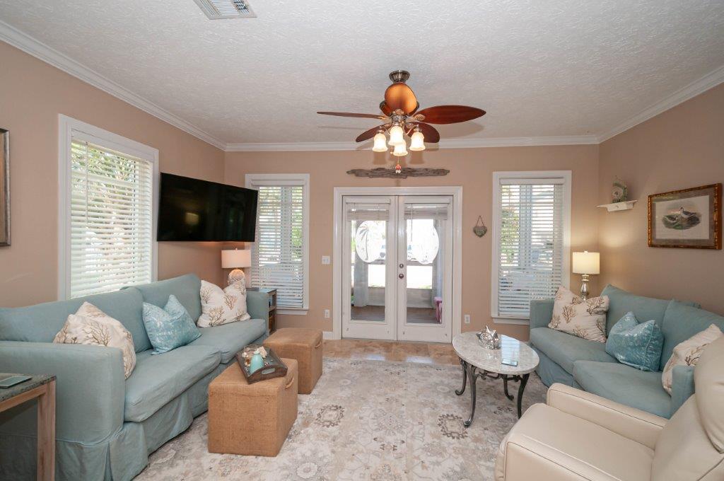 SUNRISE BEACH - Residential