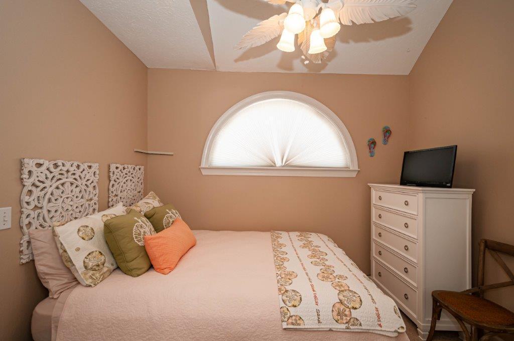 SUNRISE BEACH - Residential