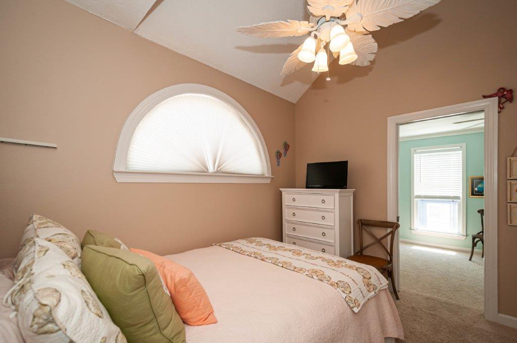 SUNRISE BEACH - Residential