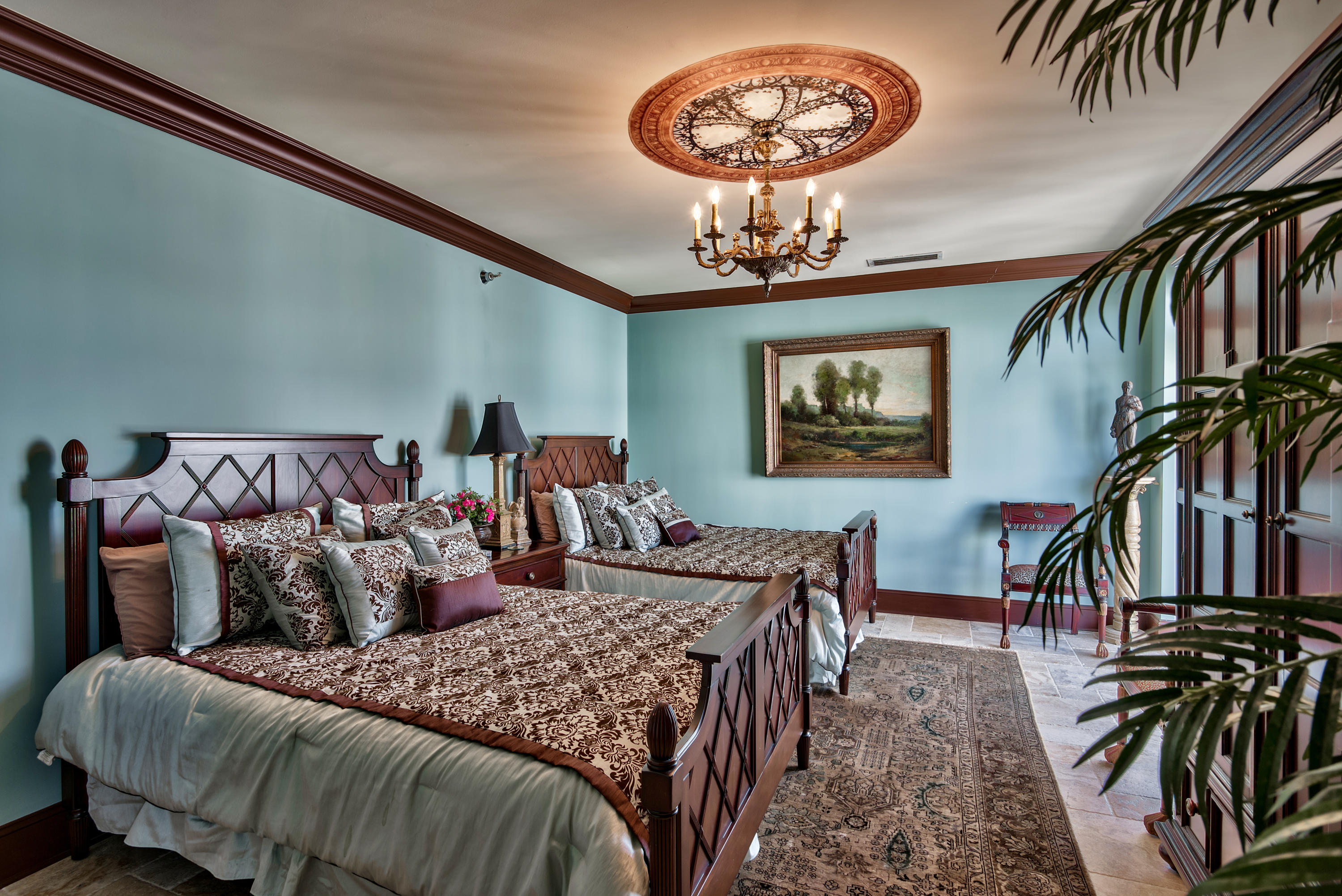 REGENCY TOWERS - Residential