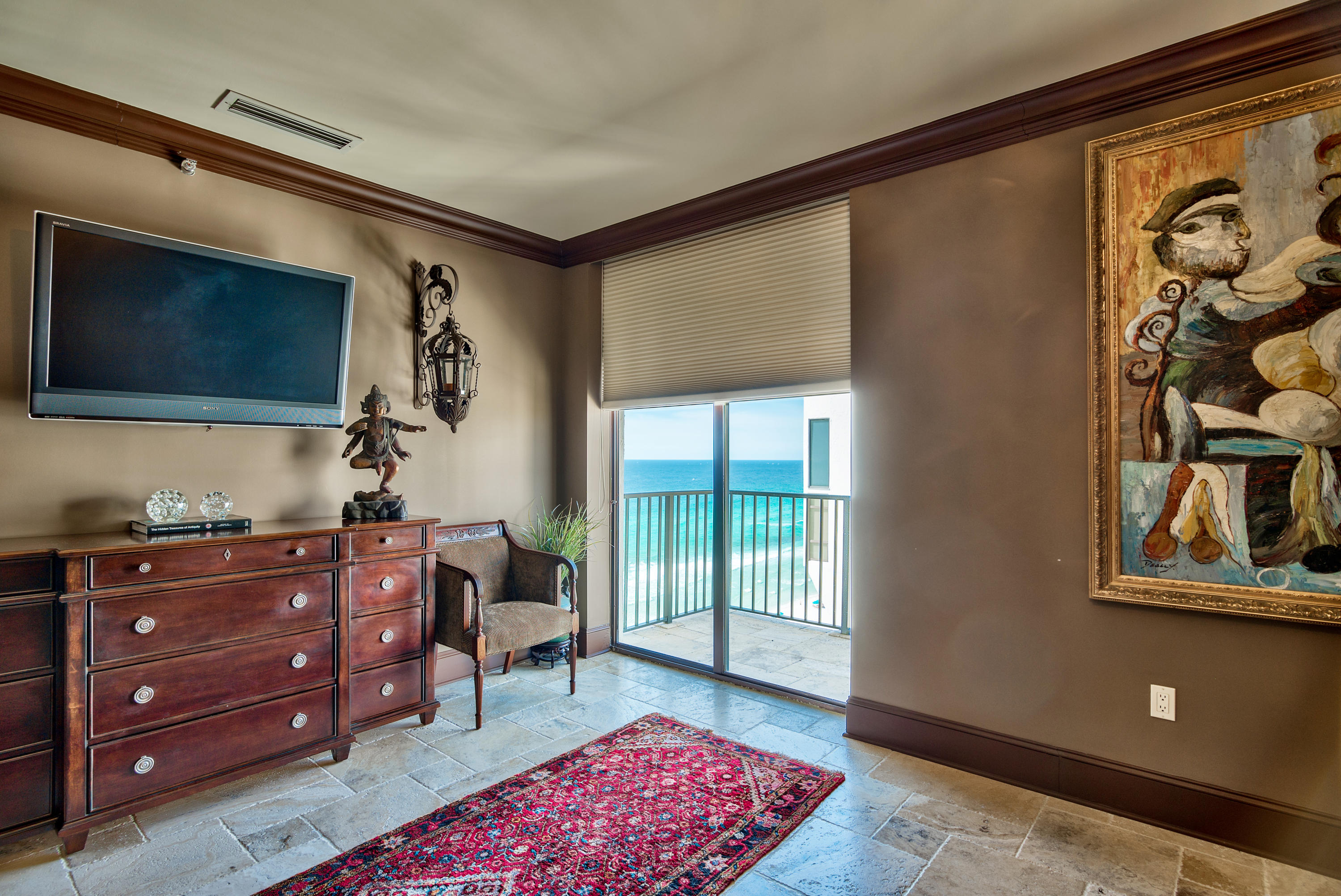 REGENCY TOWERS - Residential