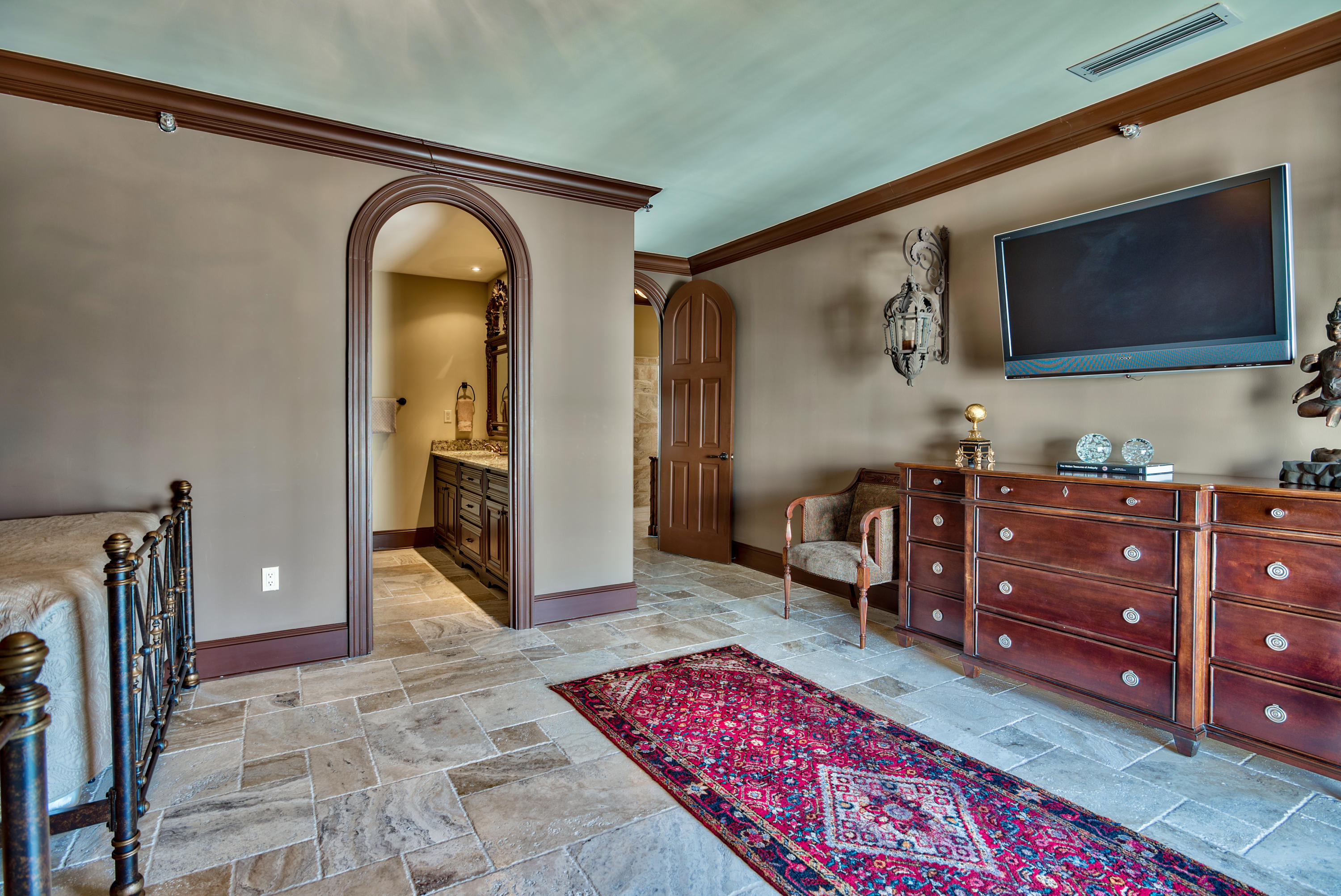 REGENCY TOWERS - Residential