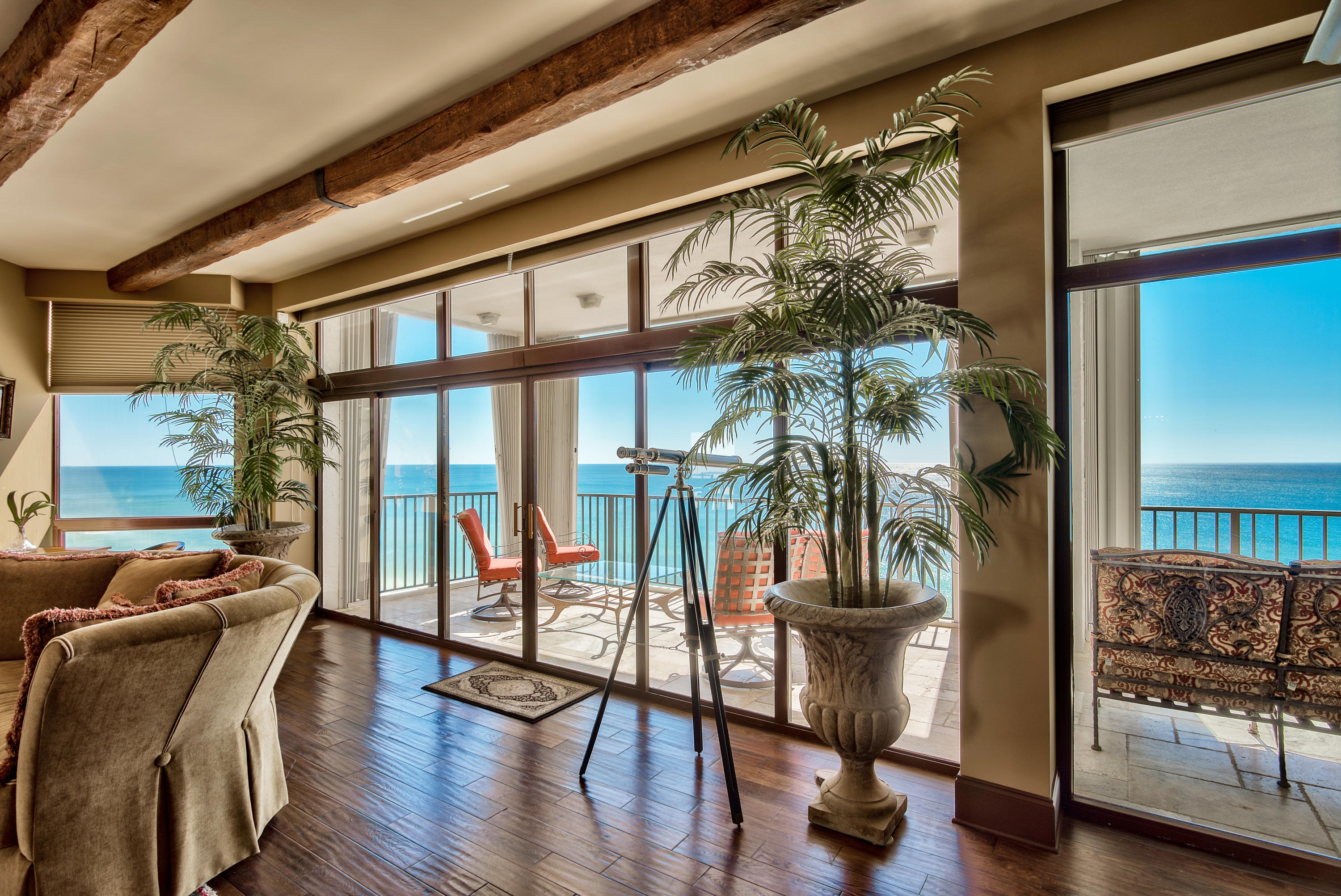 REGENCY TOWERS - Residential