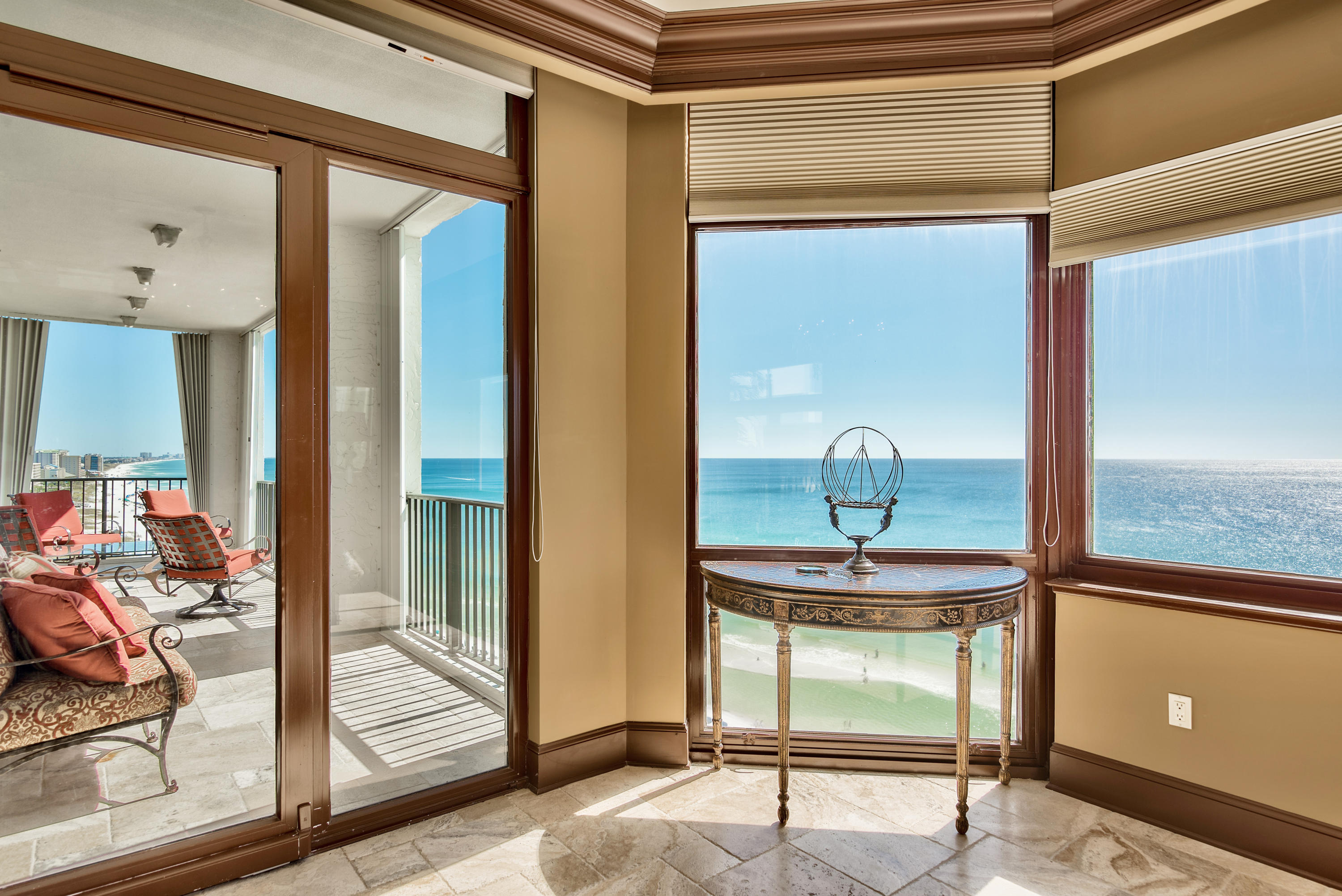 REGENCY TOWERS - Residential