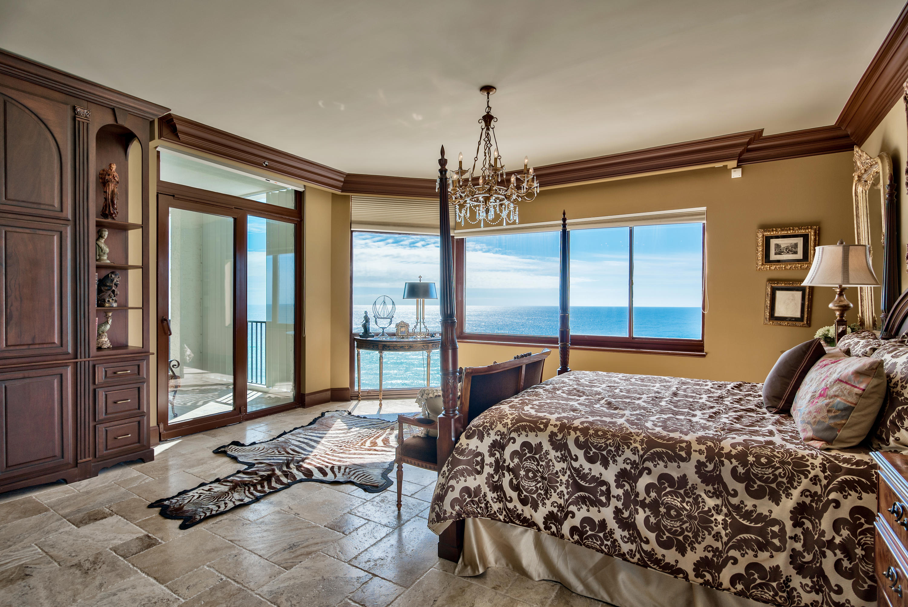 REGENCY TOWERS - Residential