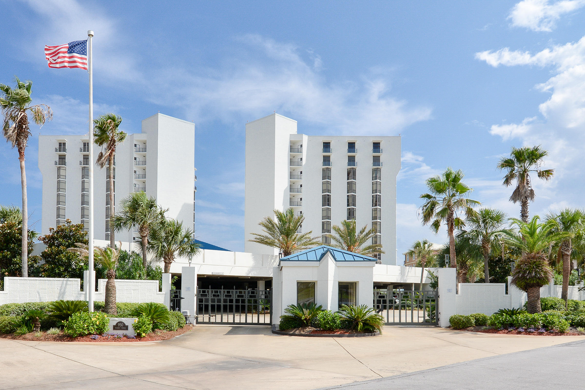 REGENCY TOWERS - Residential